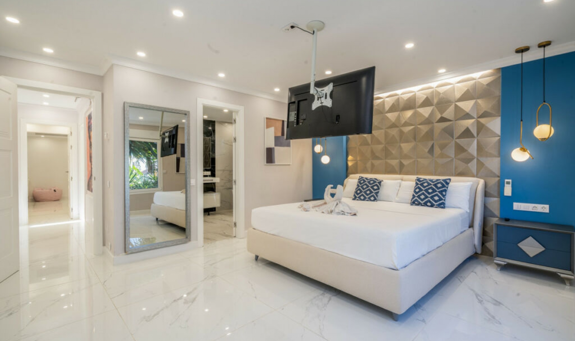 Resale - House -
Marbella