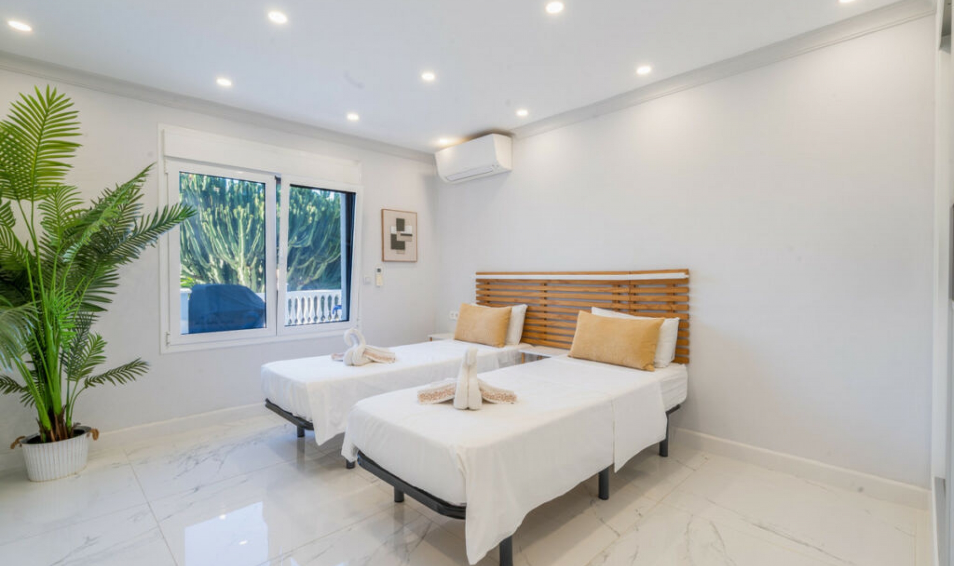 Resale - House -
Marbella