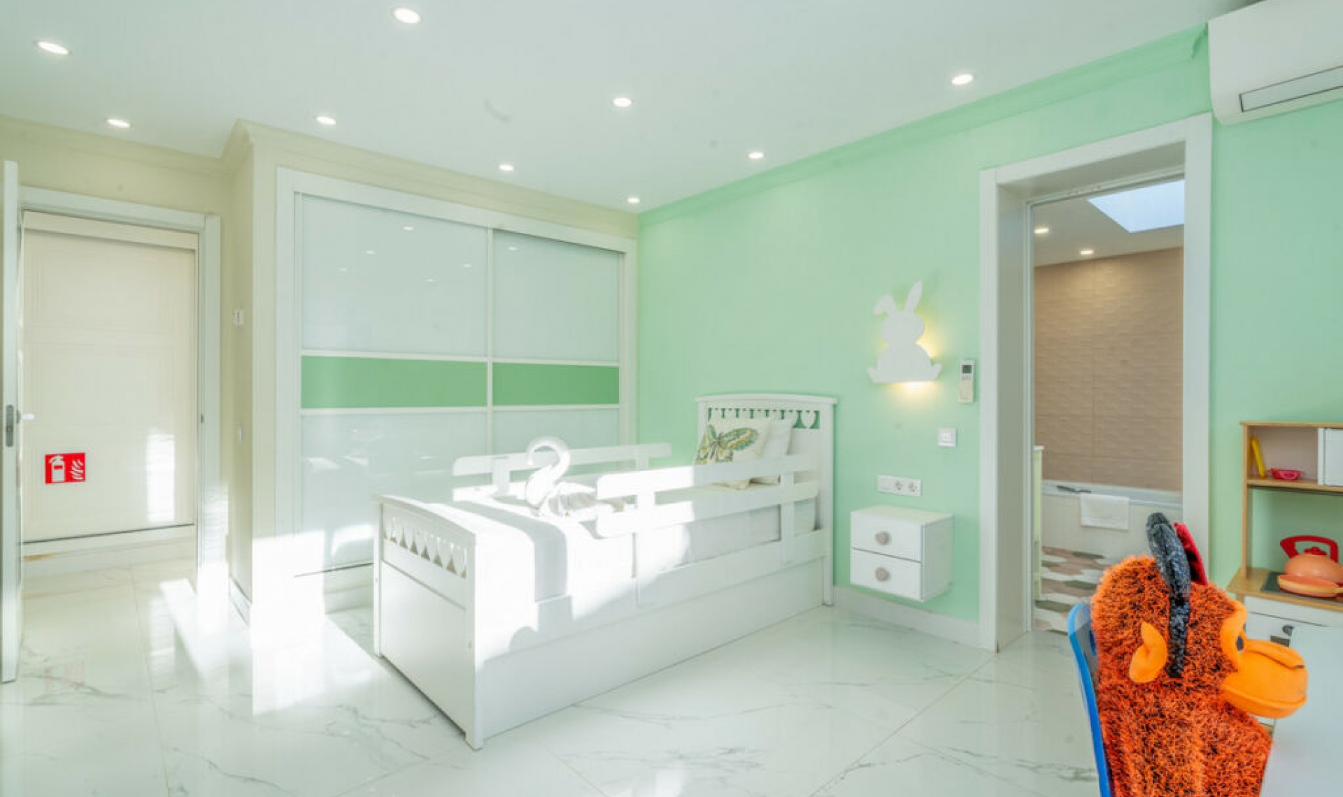 Resale - House -
Marbella