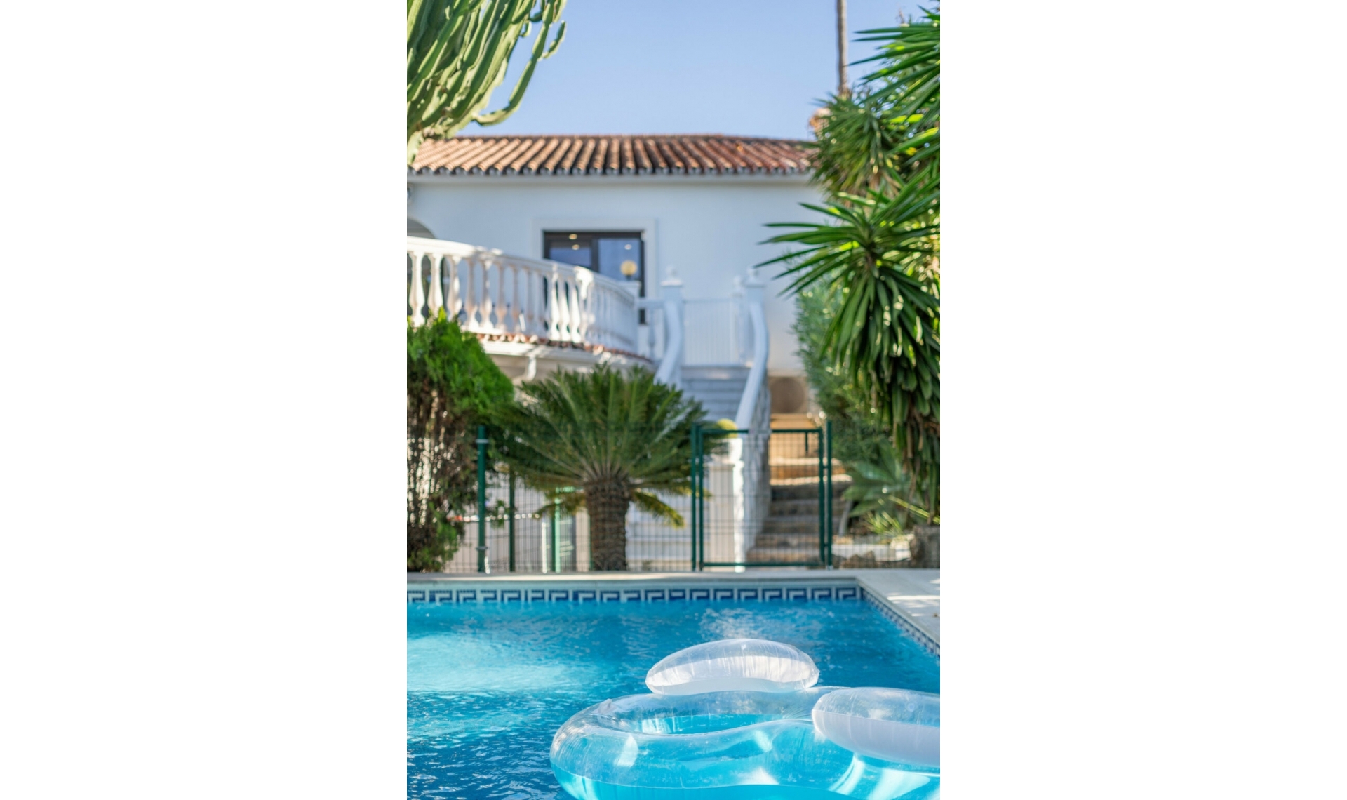 Resale - House -
Marbella