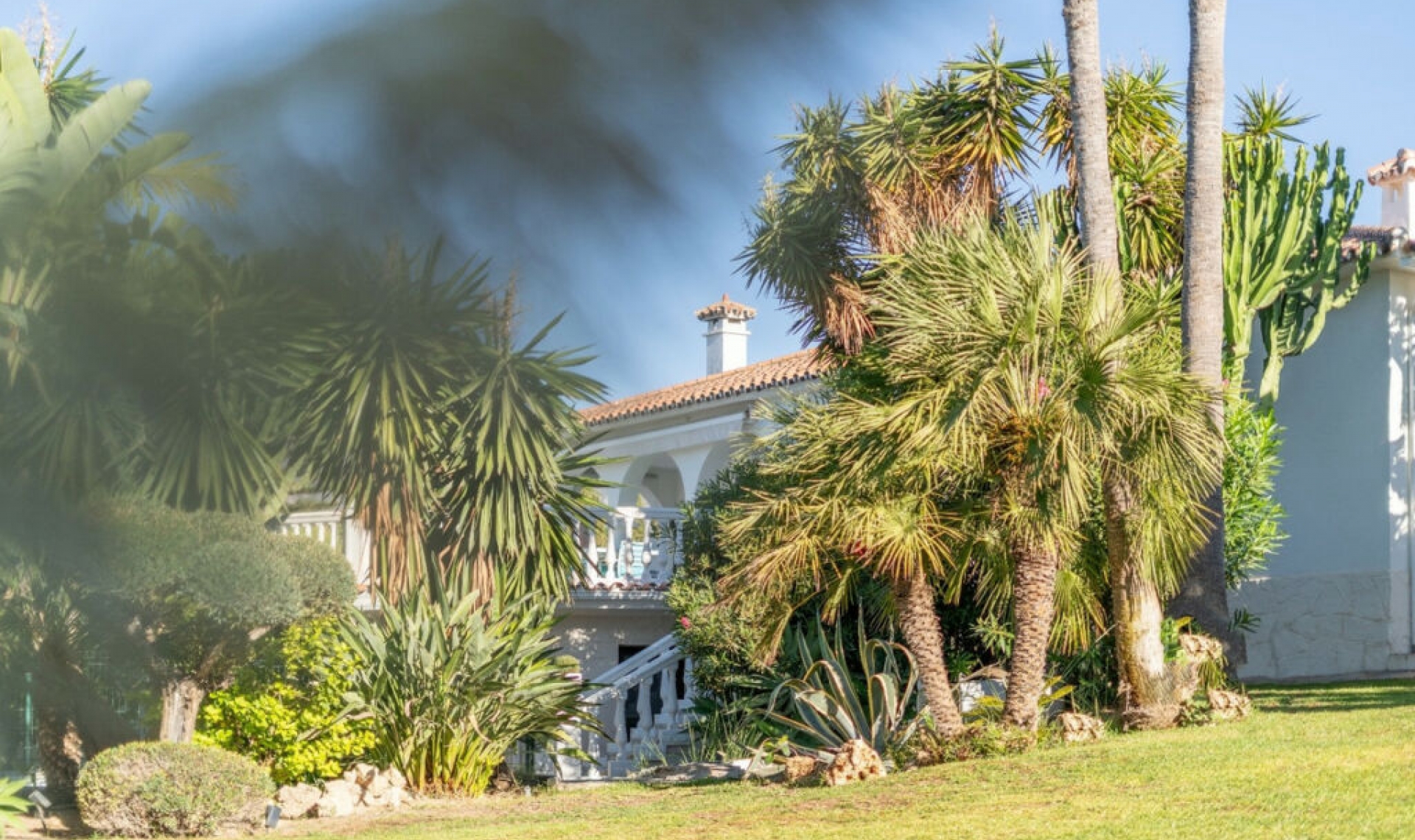 Resale - House -
Marbella