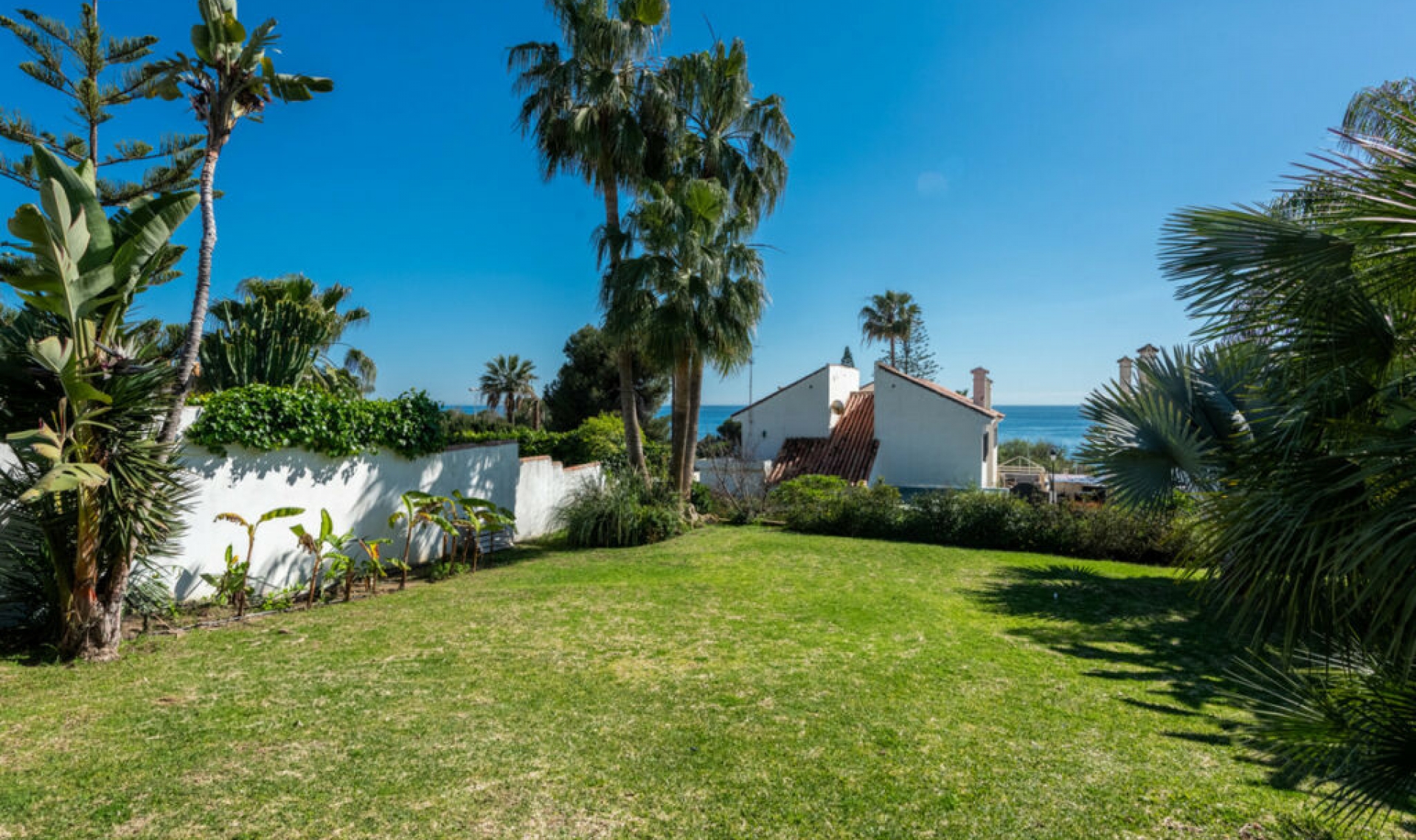 Resale - House -
Marbella