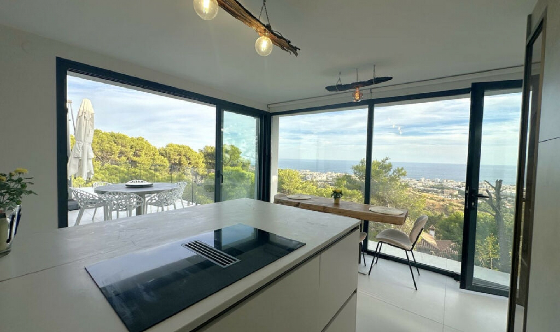 Resale - House -
Marbella