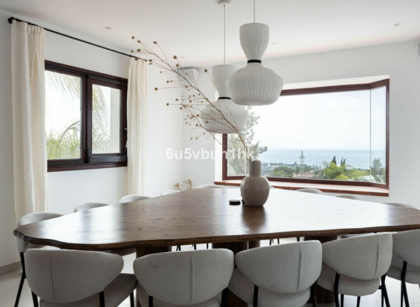 Resale - House -
Marbella