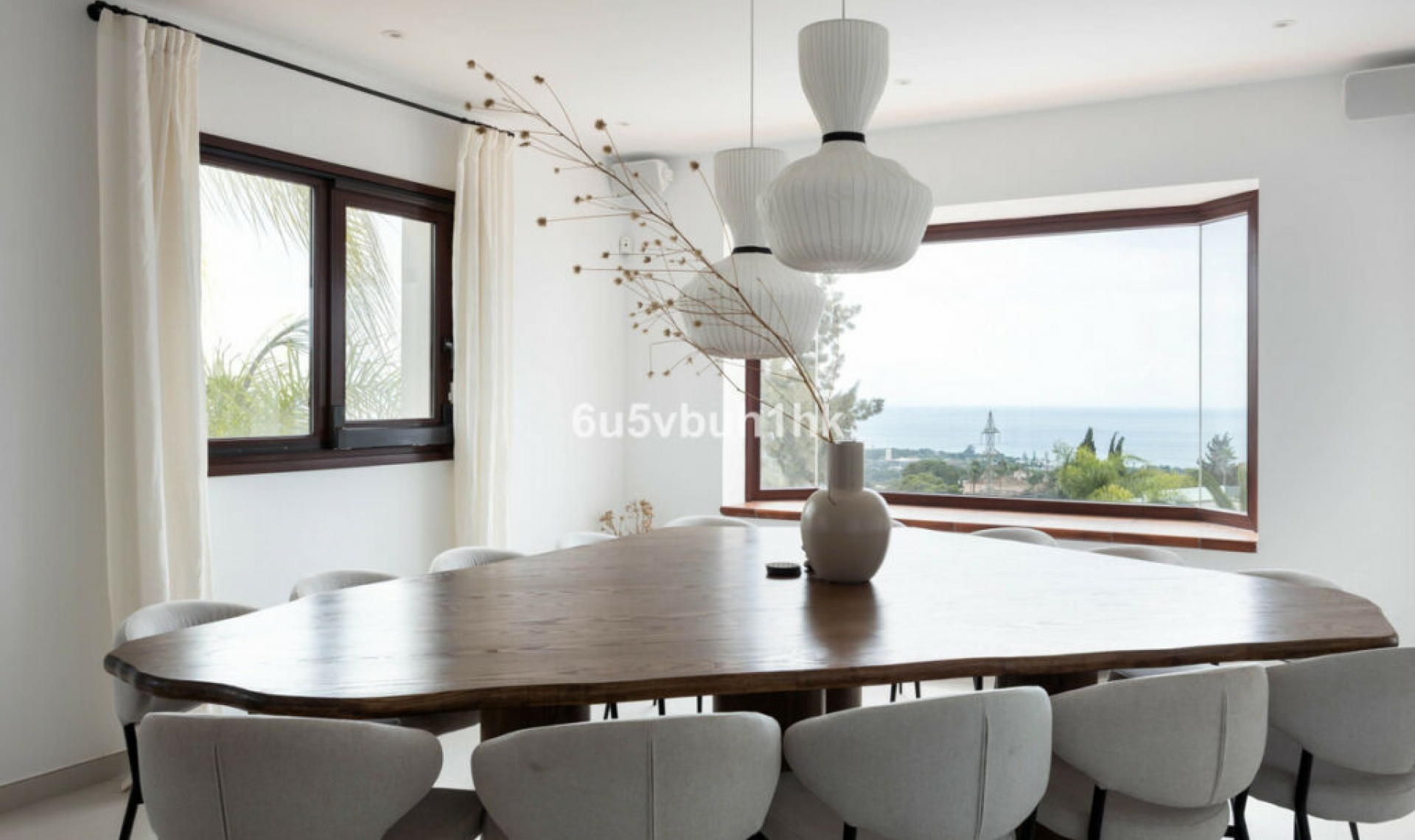 Resale - House -
Marbella