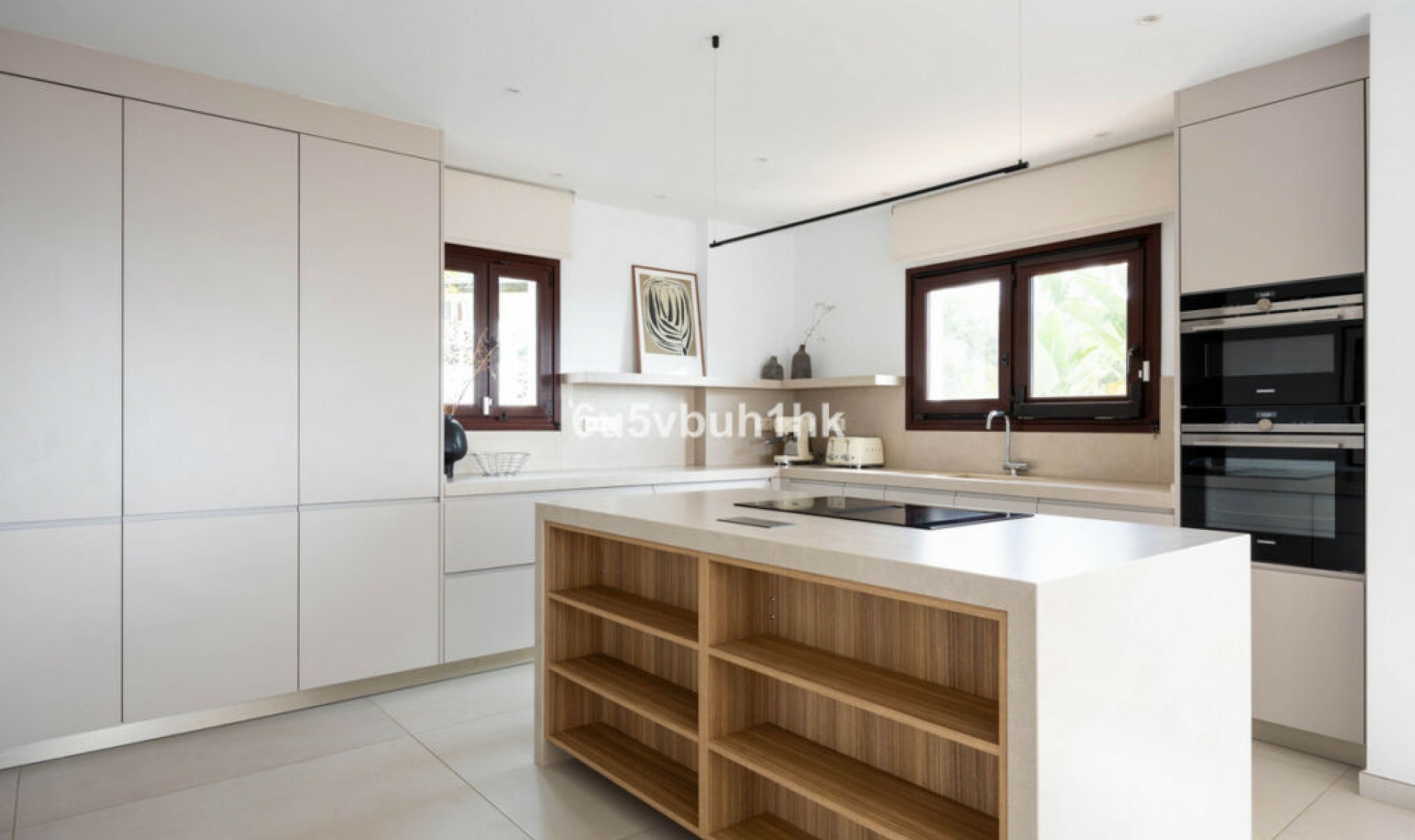 Resale - House -
Marbella