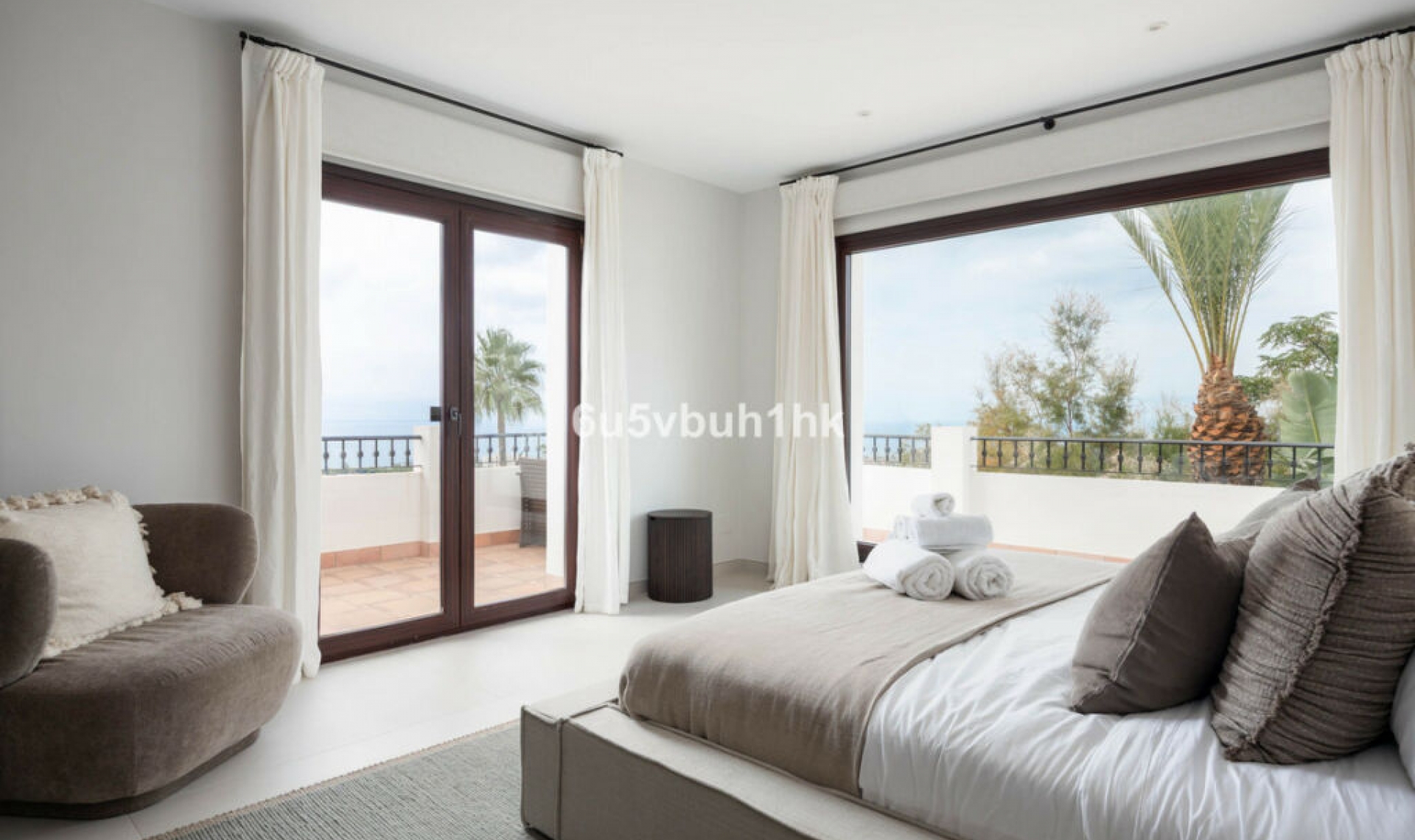 Resale - House -
Marbella