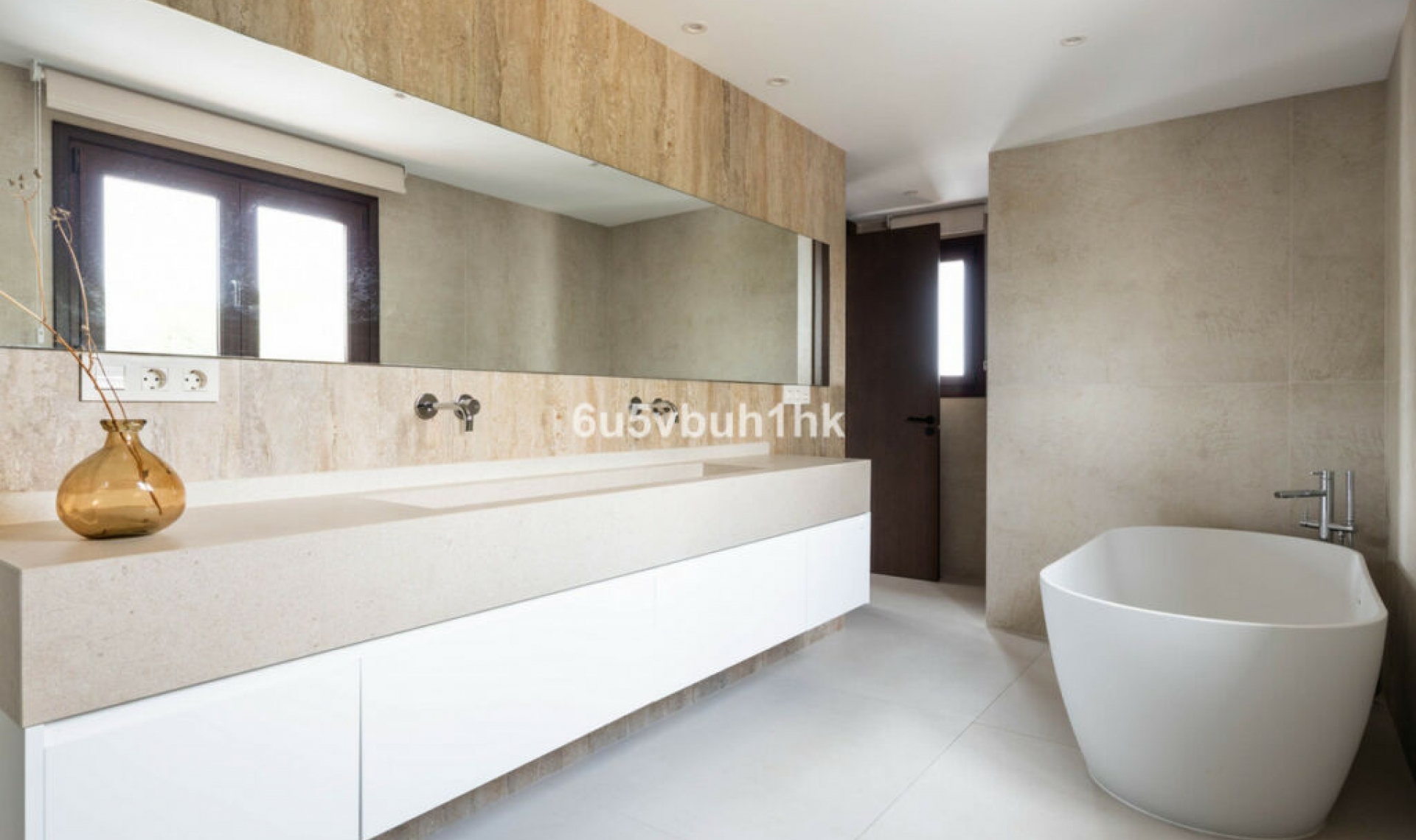 Resale - House -
Marbella