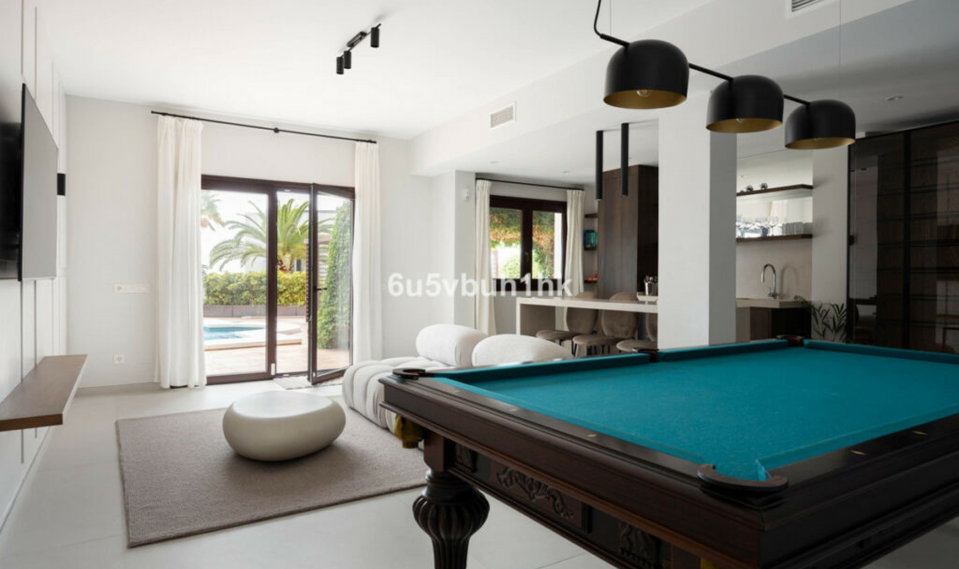 Resale - House -
Marbella