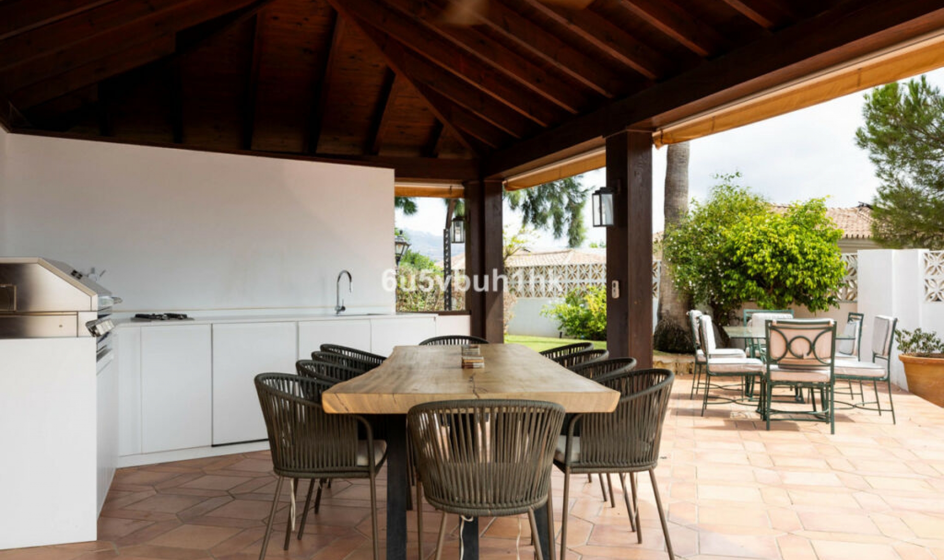 Resale - House -
Marbella