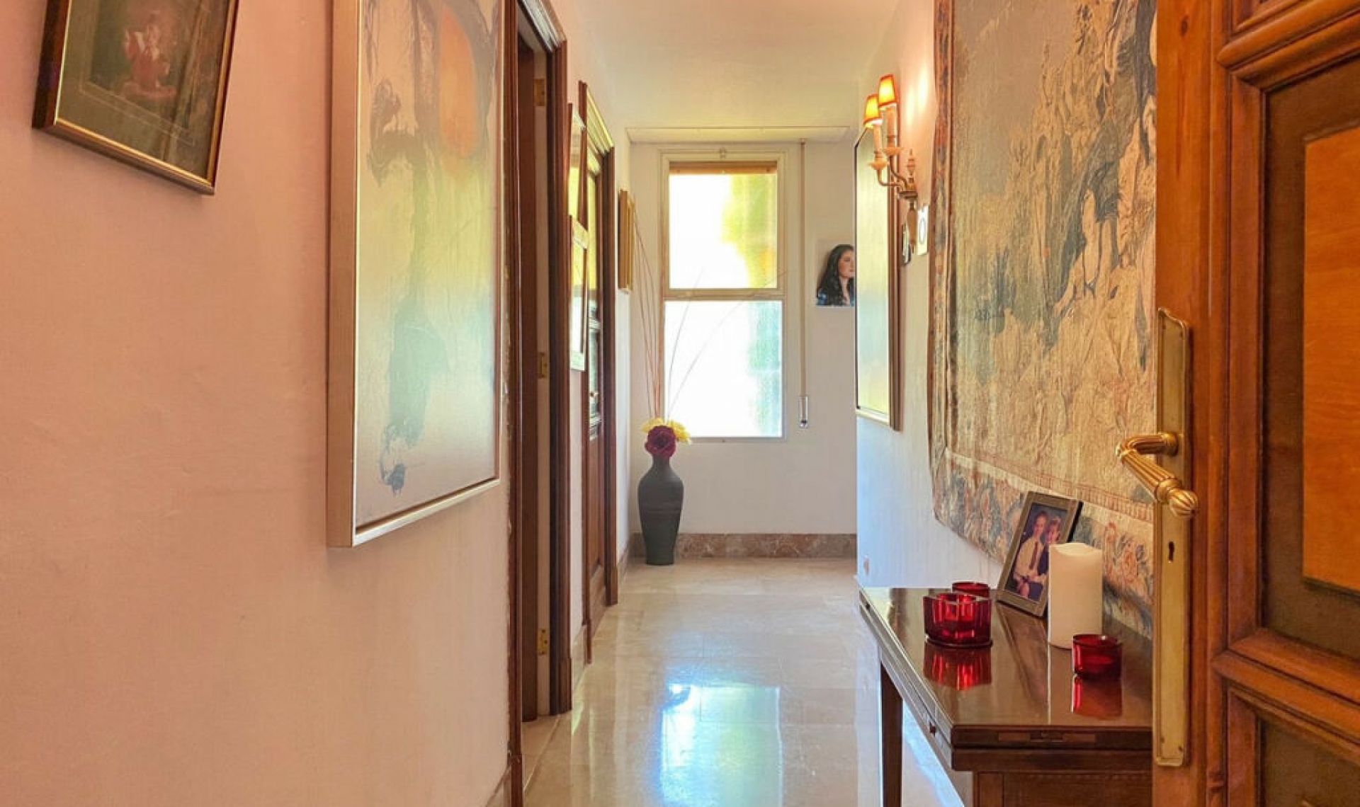 Resale - House -
Marbella