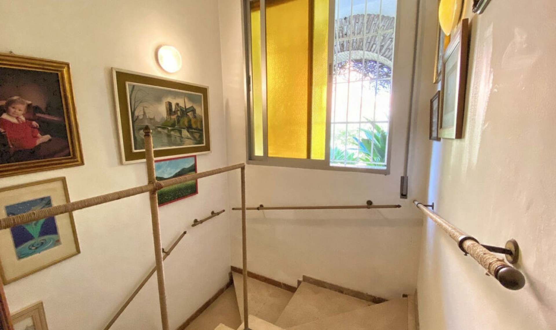 Resale - House -
Marbella