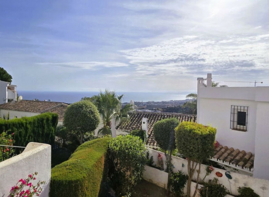 Resale - House -
Marbella