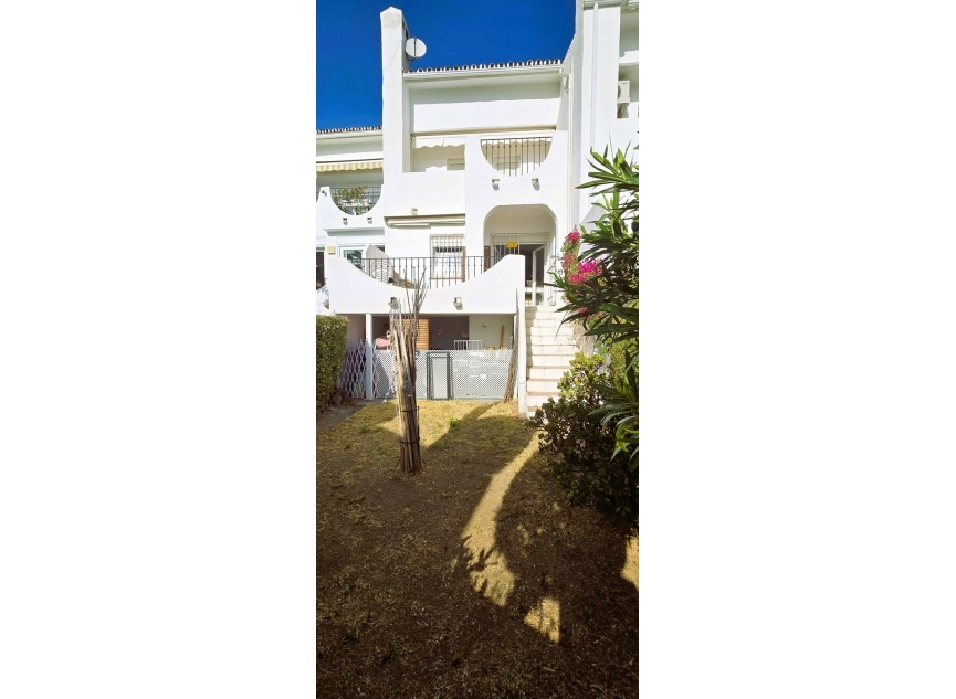 Resale - House -
Marbella