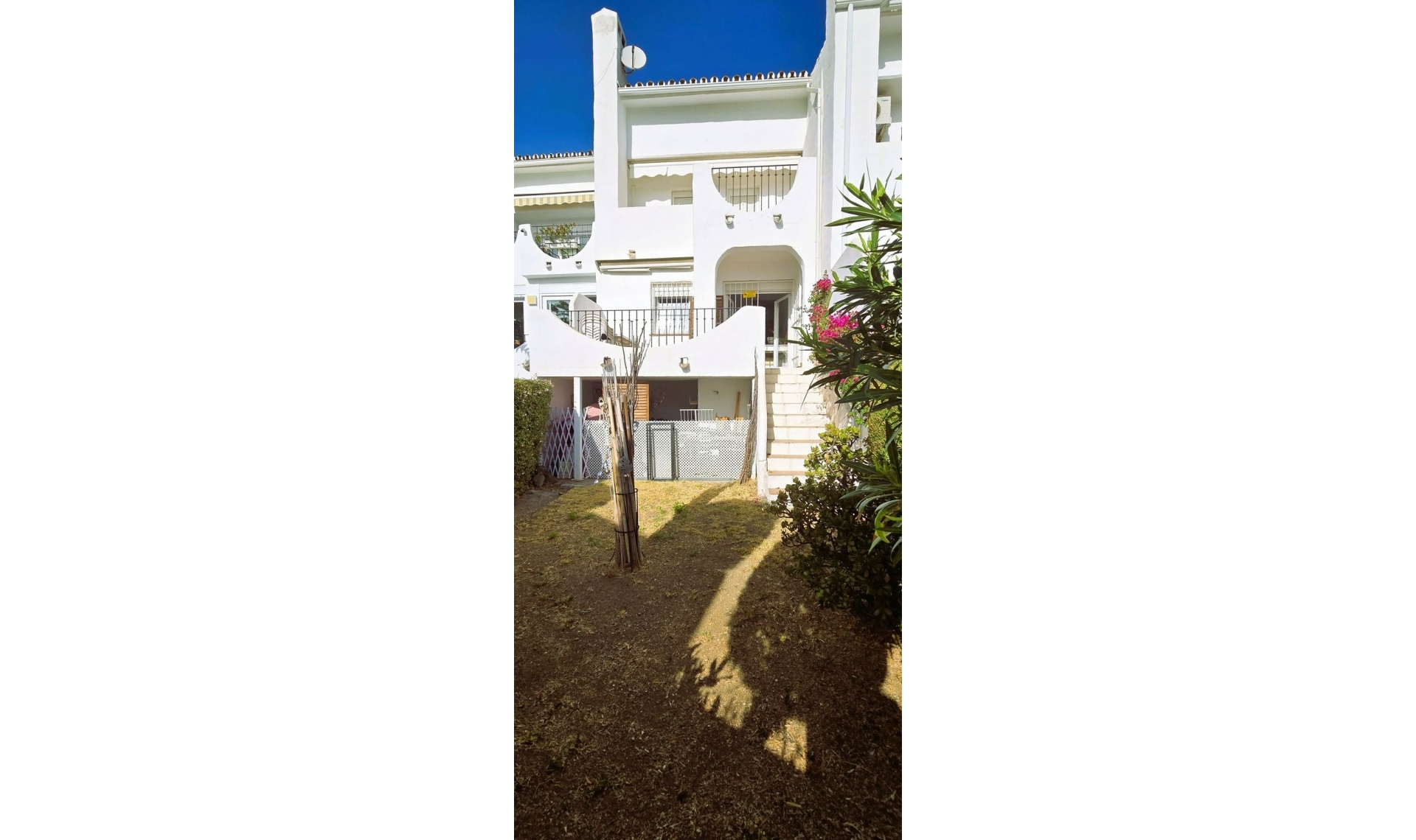 Resale - House -
Marbella