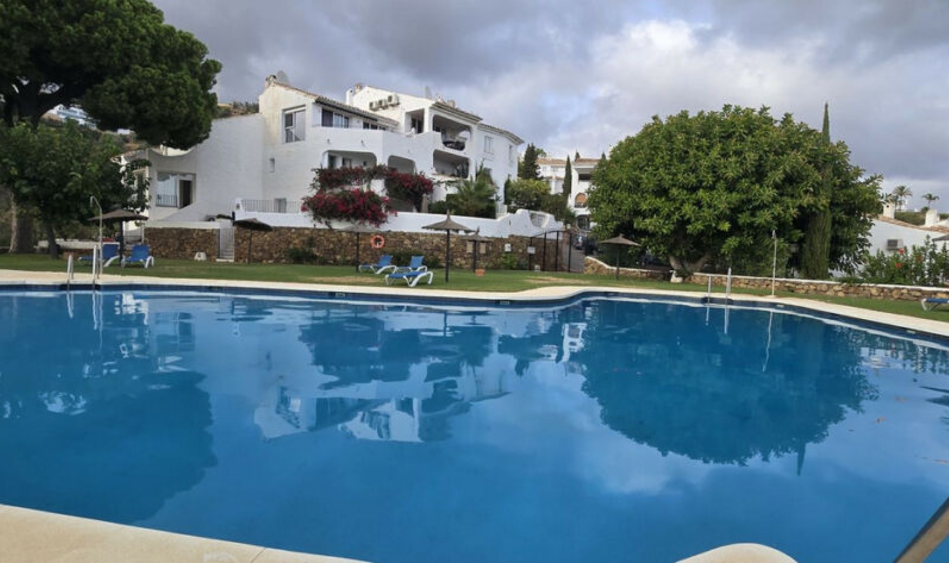 Resale - House -
Marbella