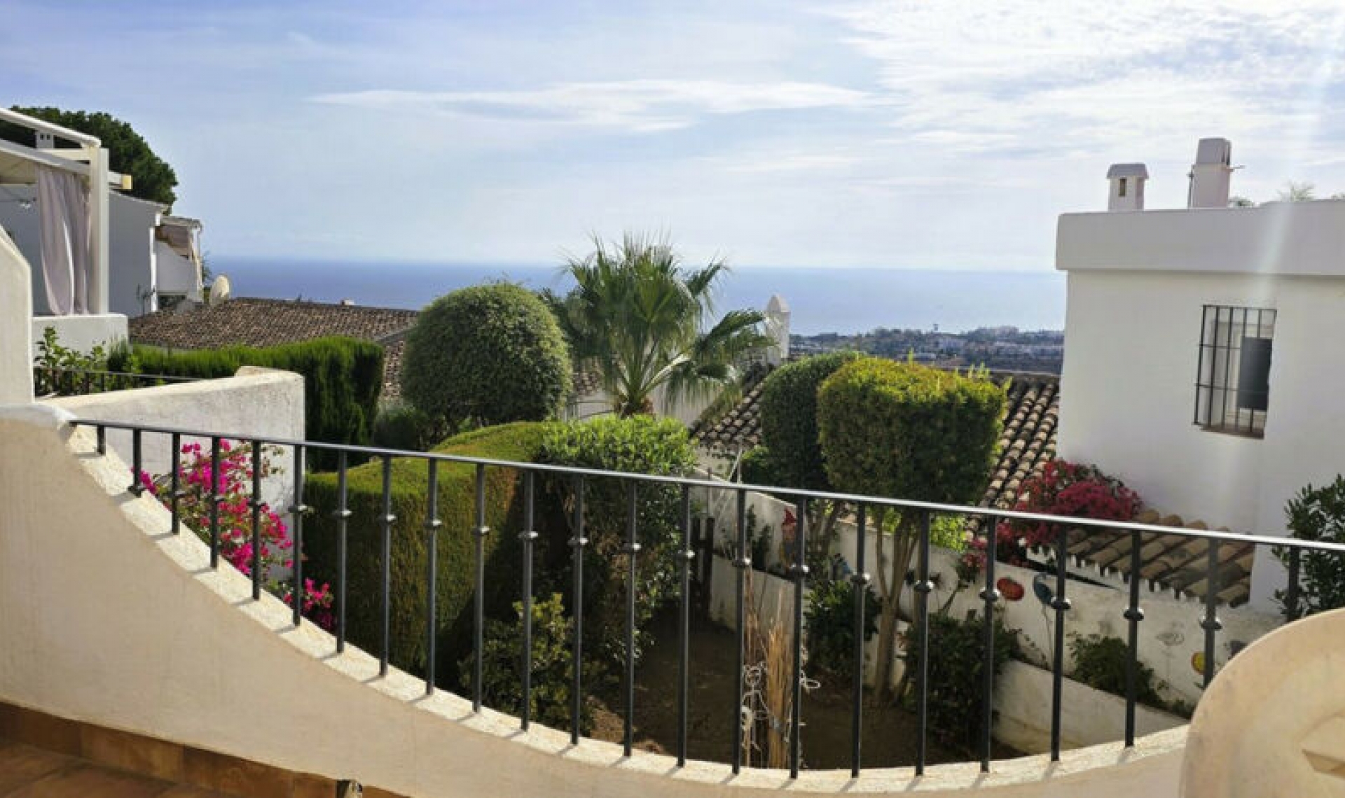 Resale - House -
Marbella