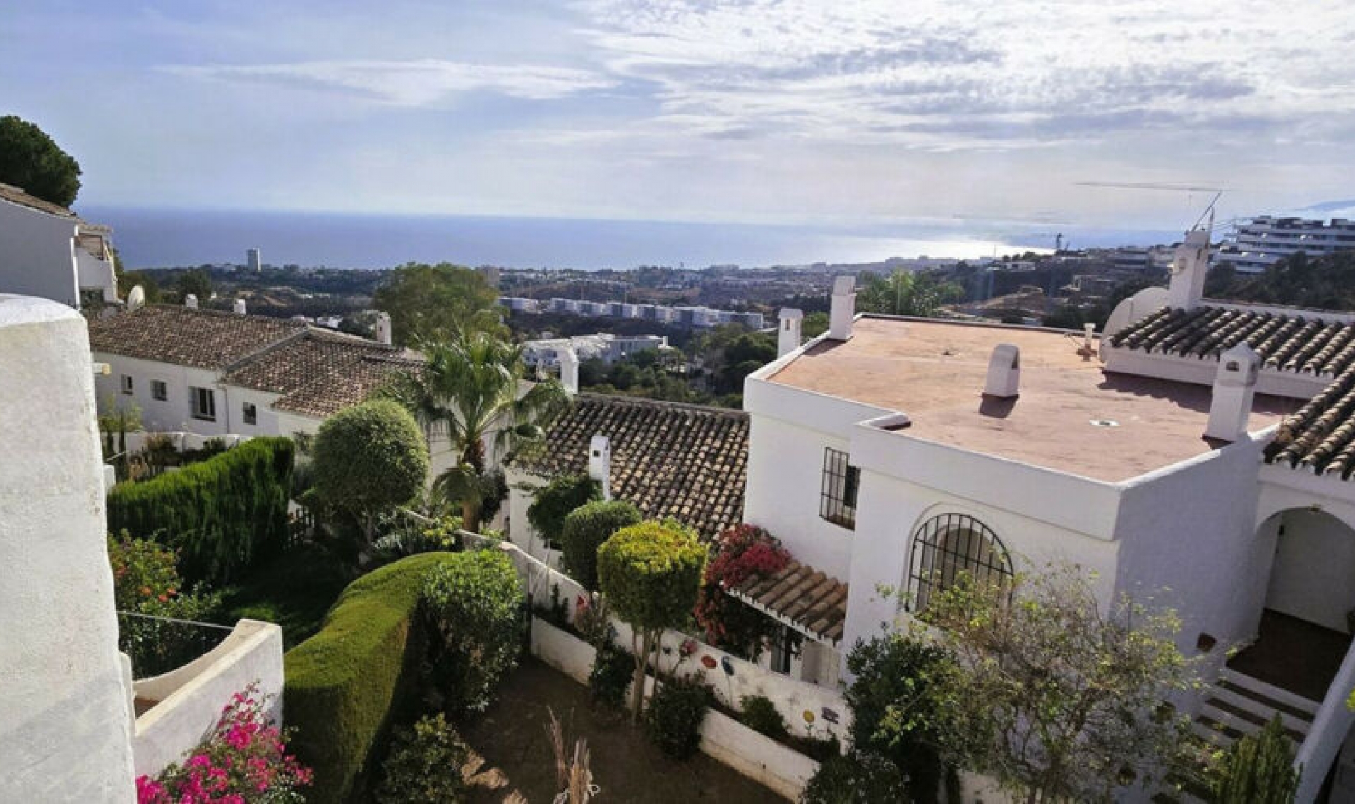 Resale - House -
Marbella