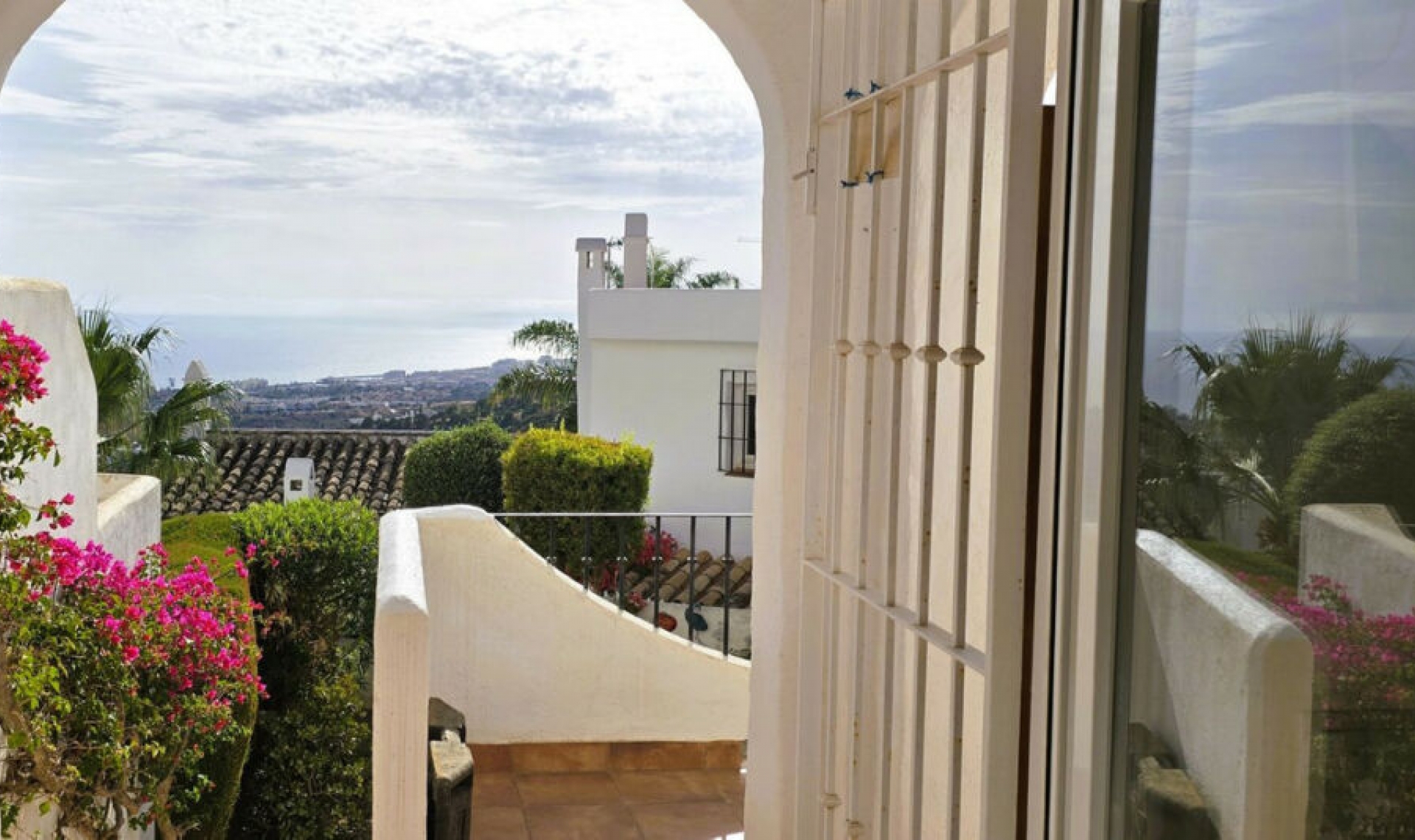 Resale - House -
Marbella