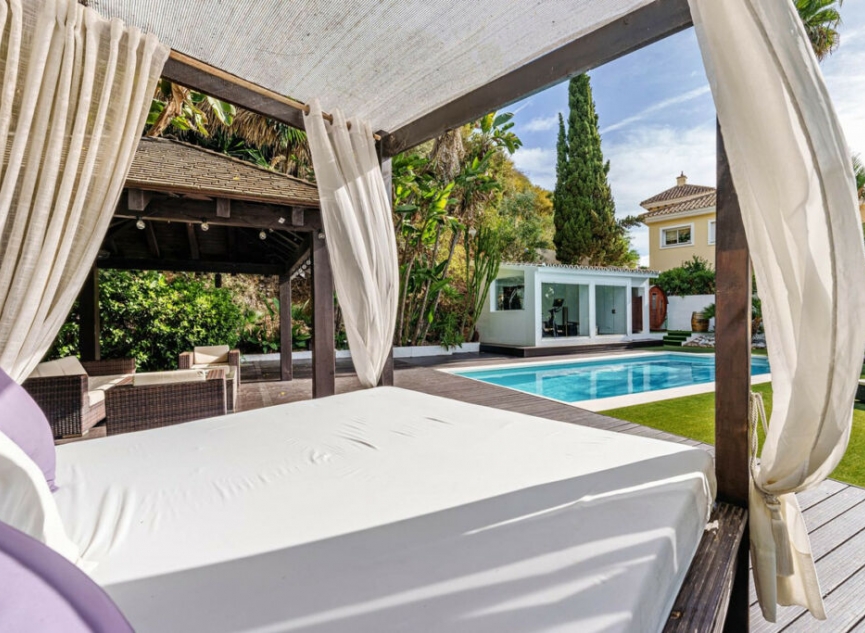 Resale - House -
Marbella