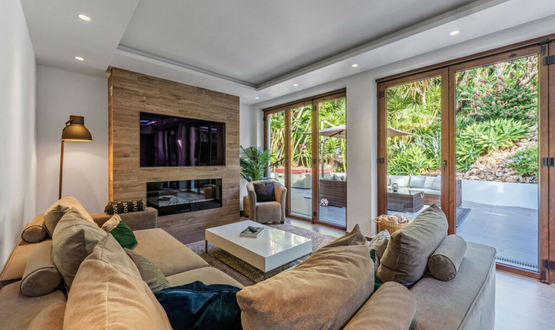 Resale - House -
Marbella