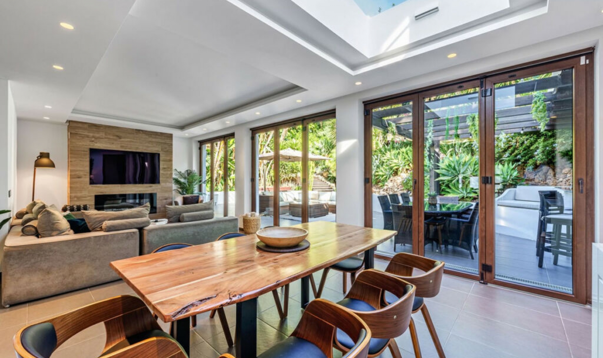 Resale - House -
Marbella