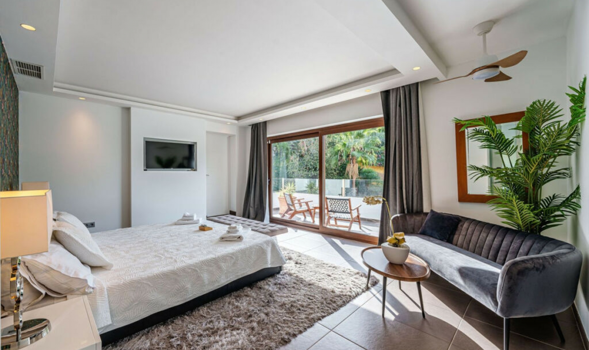 Resale - House -
Marbella