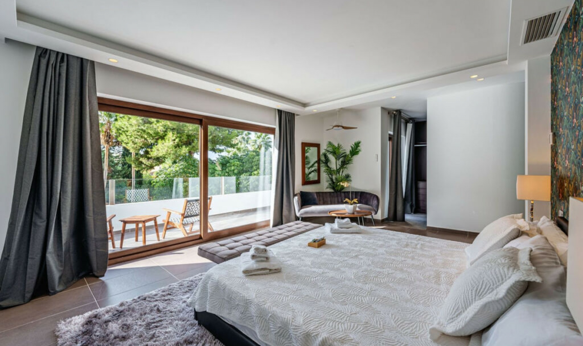 Resale - House -
Marbella