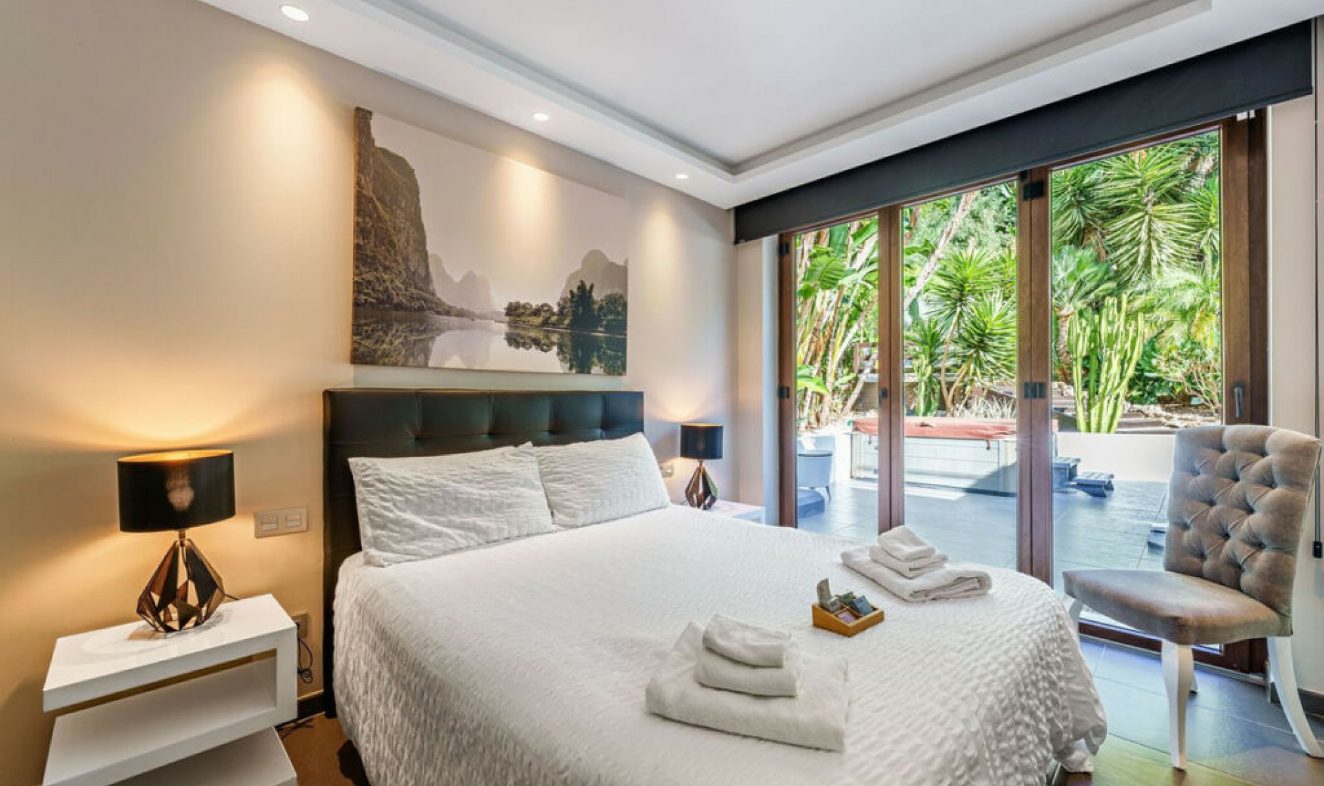Resale - House -
Marbella