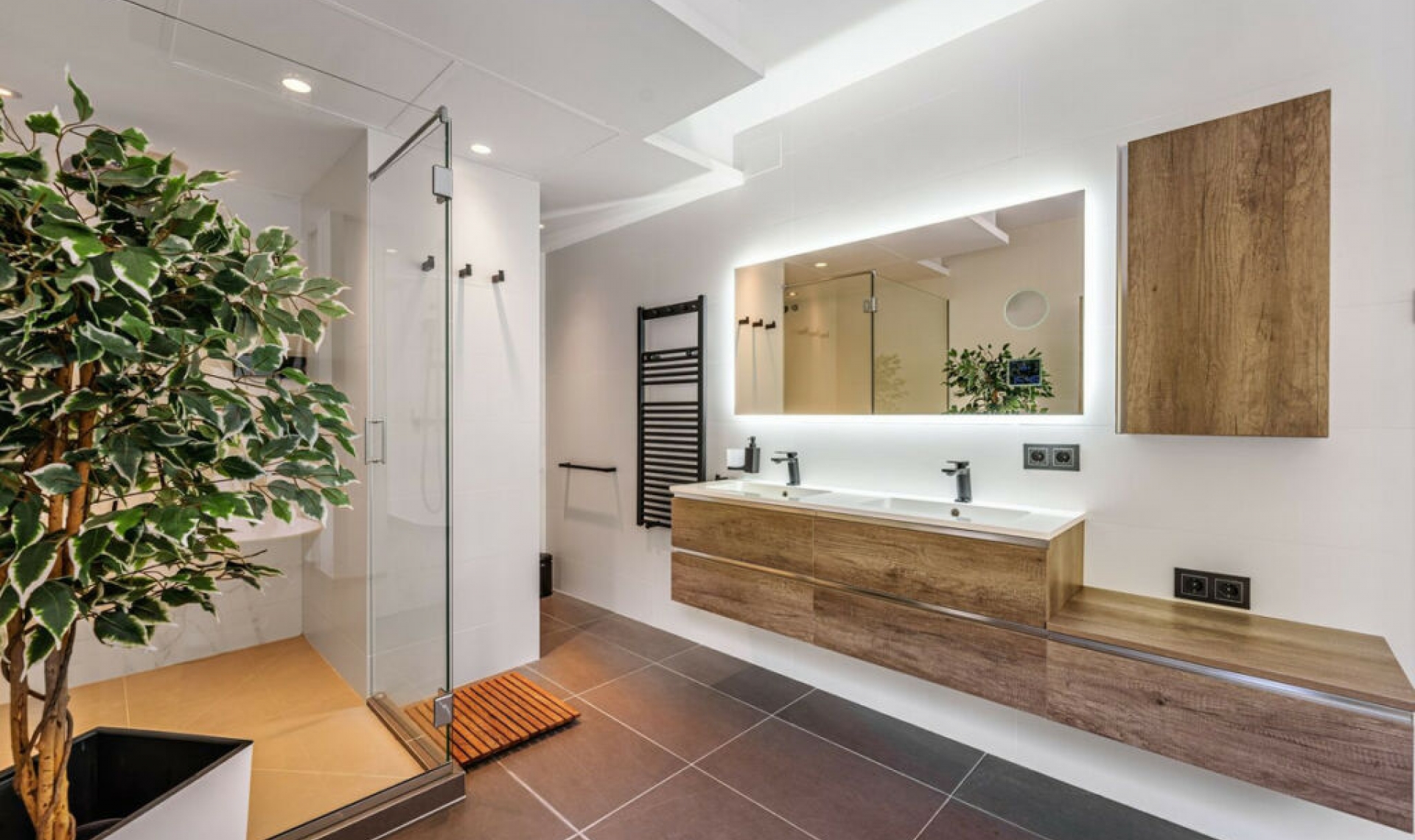 Resale - House -
Marbella