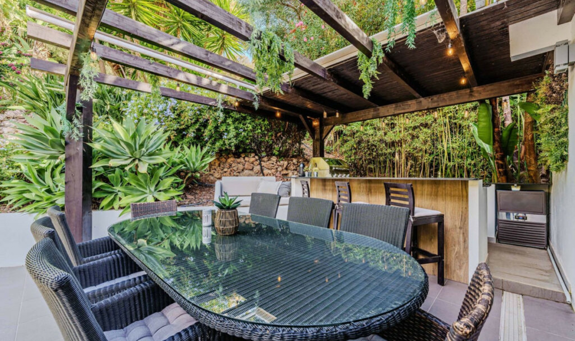 Resale - House -
Marbella