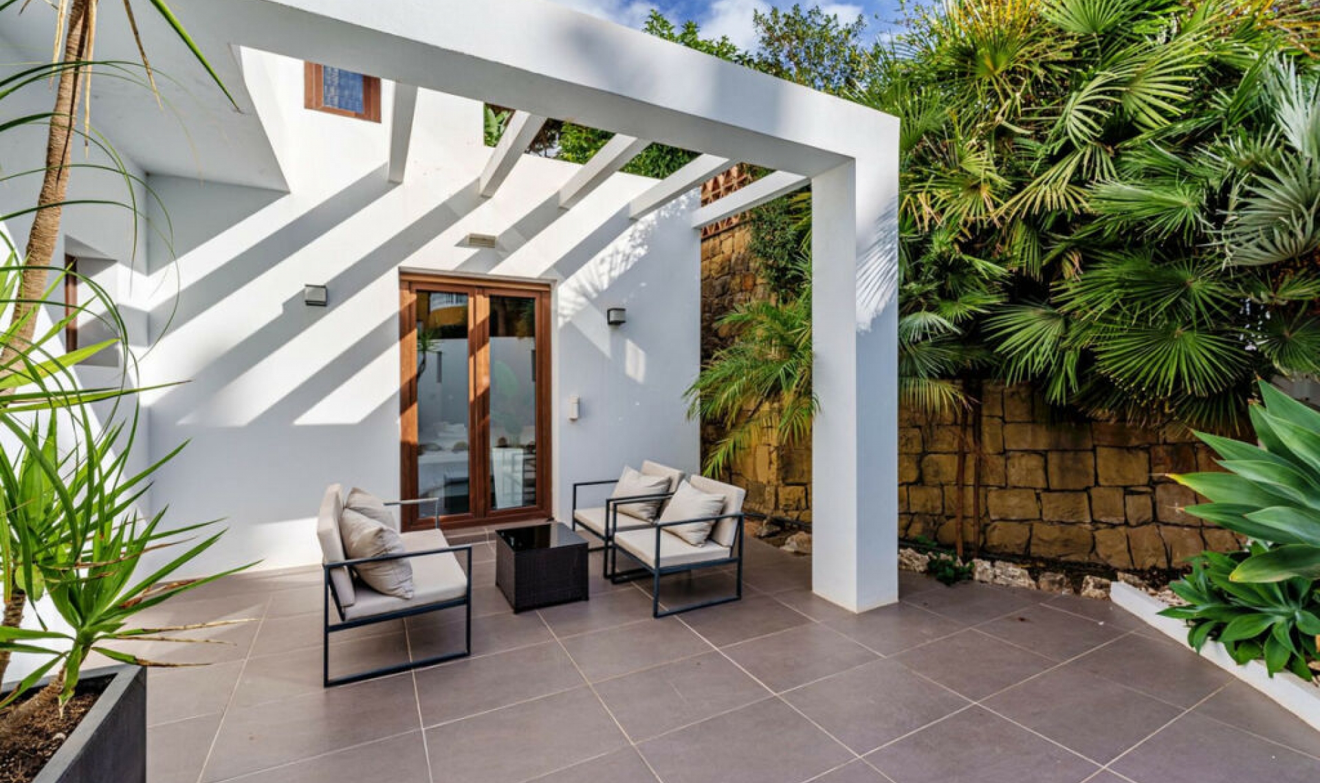 Resale - House -
Marbella
