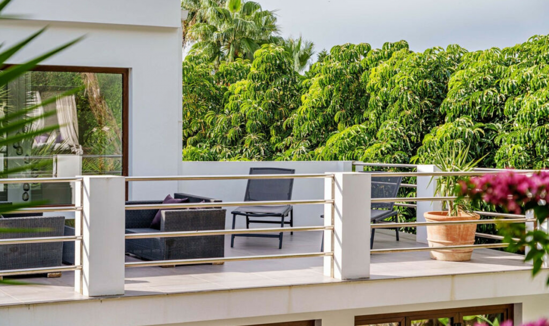Resale - House -
Marbella