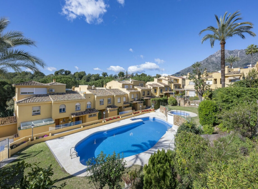 Resale - House -
Marbella