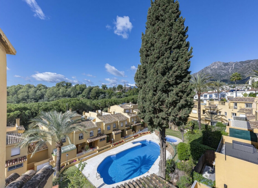 Resale - House -
Marbella