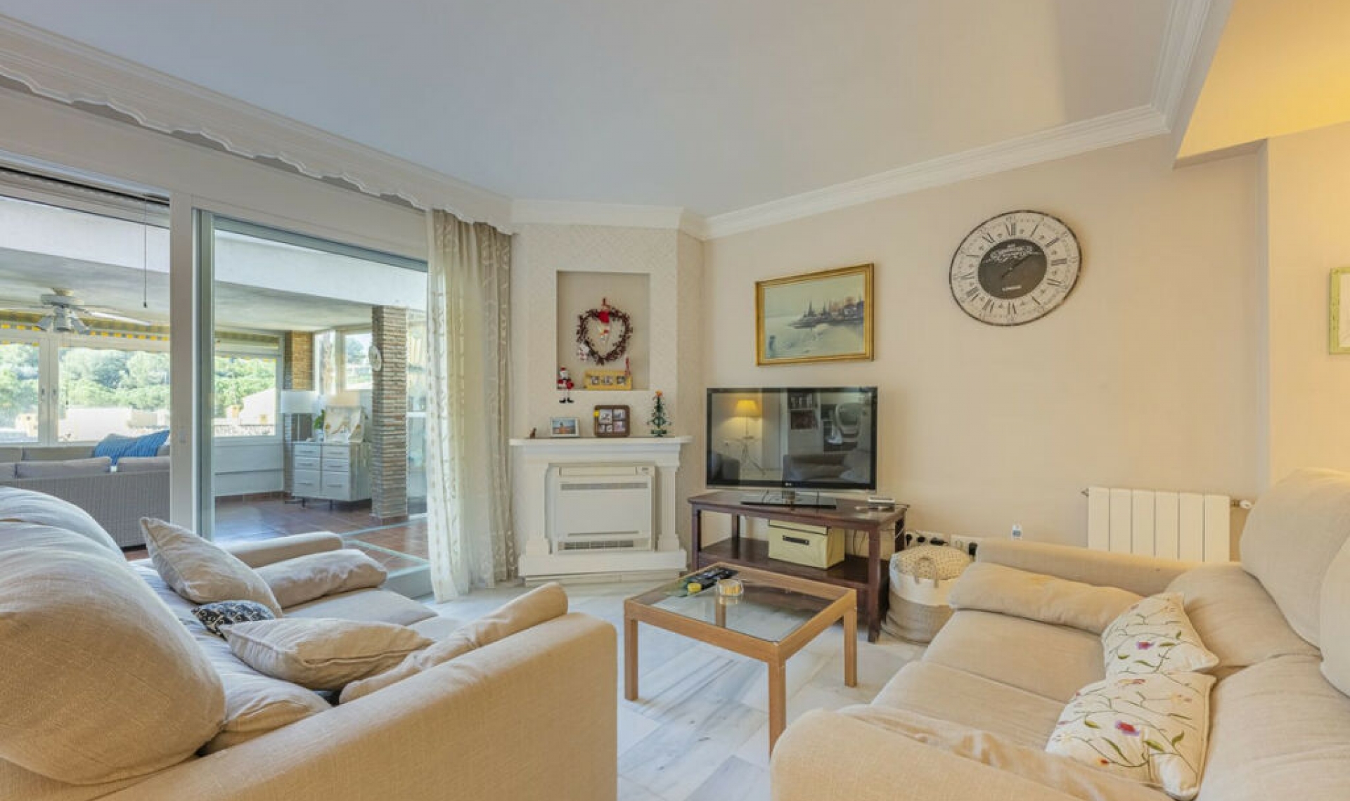 Resale - House -
Marbella