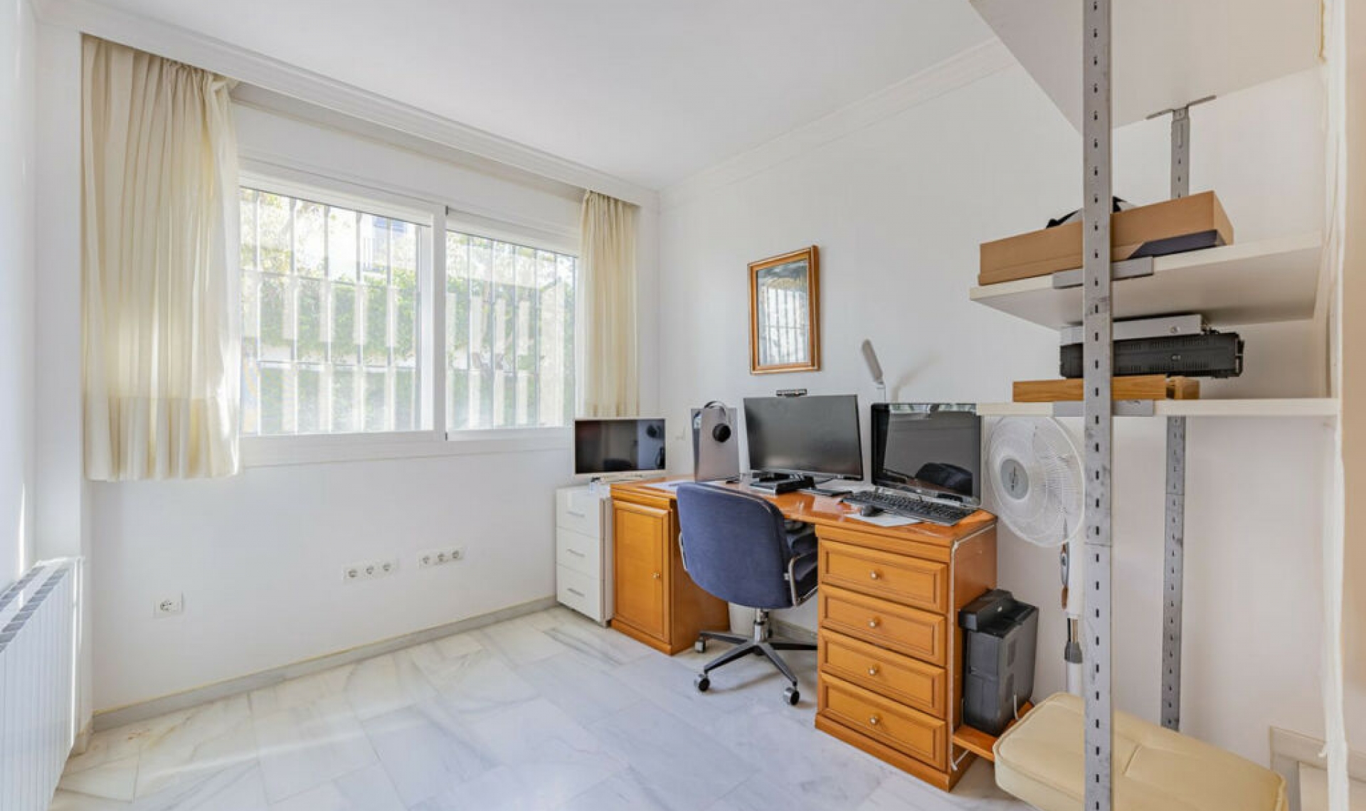 Resale - House -
Marbella