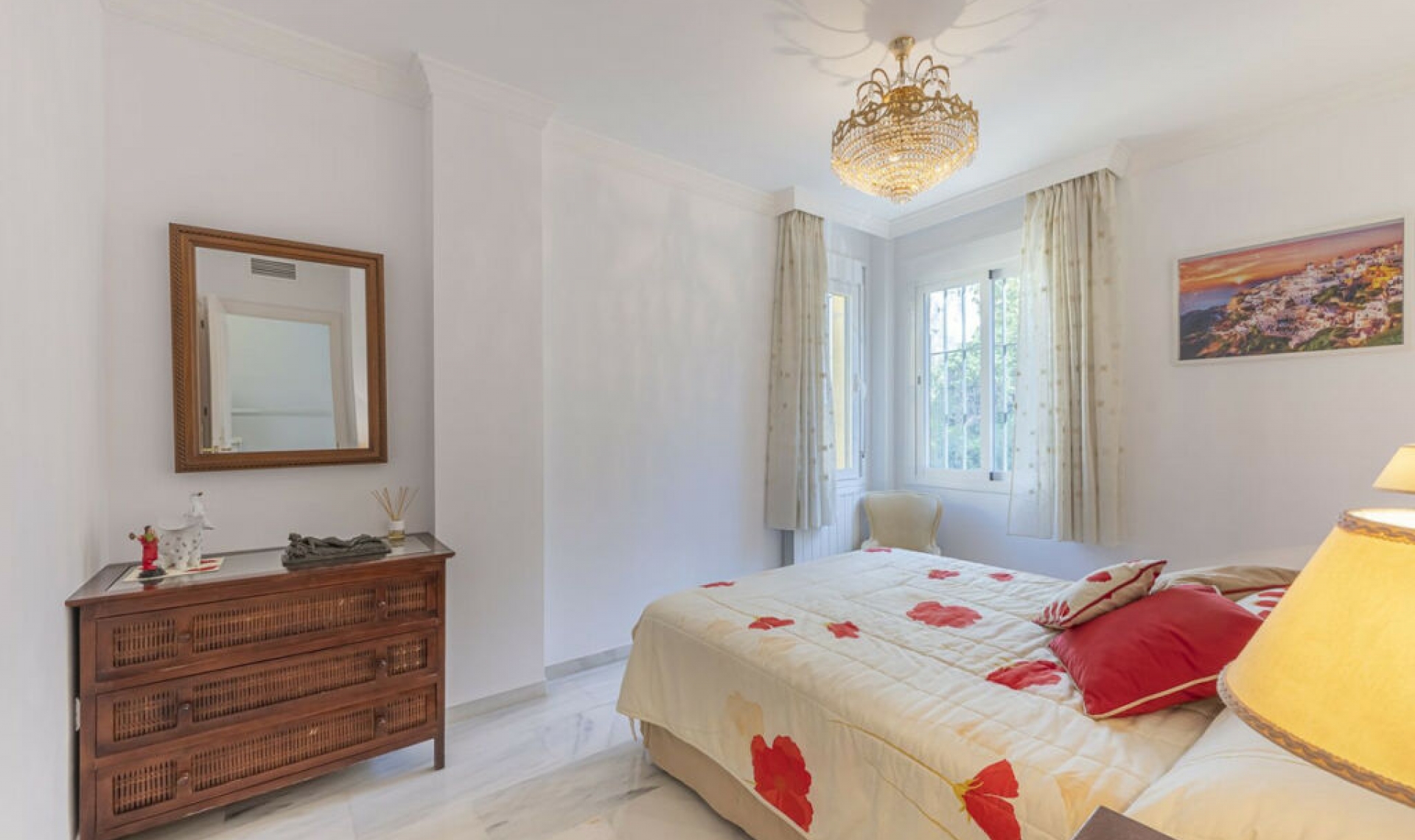 Resale - House -
Marbella