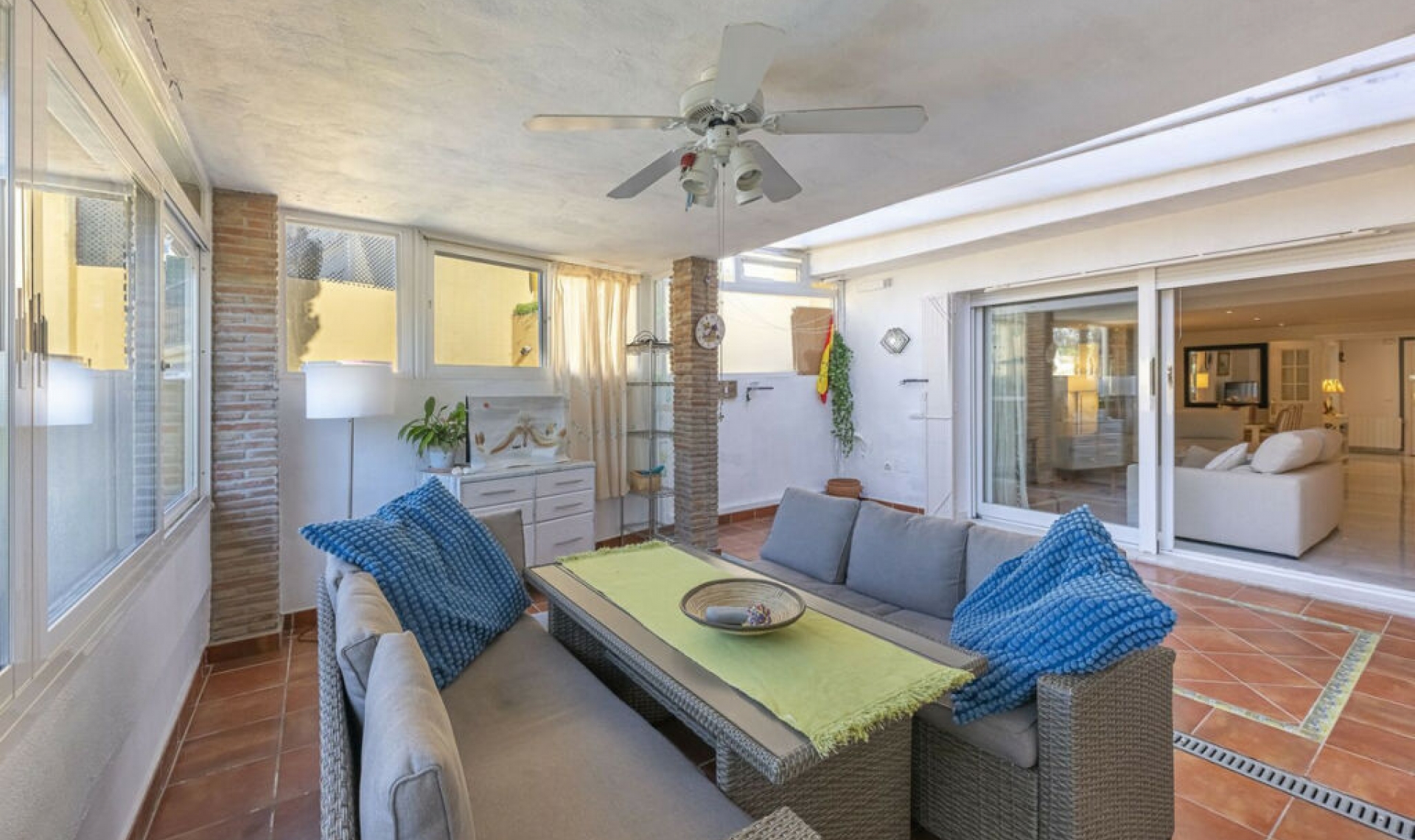 Resale - House -
Marbella