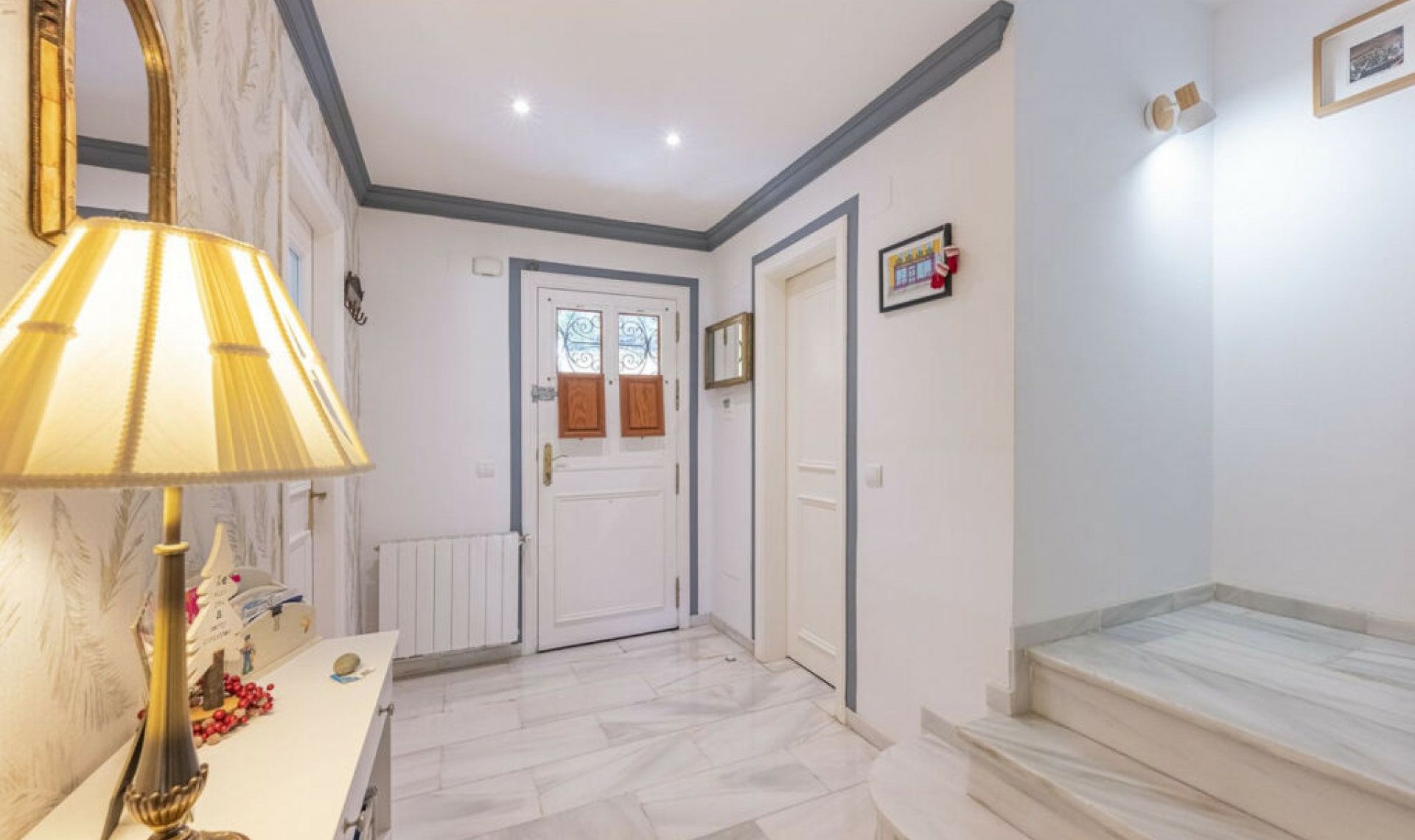 Resale - House -
Marbella