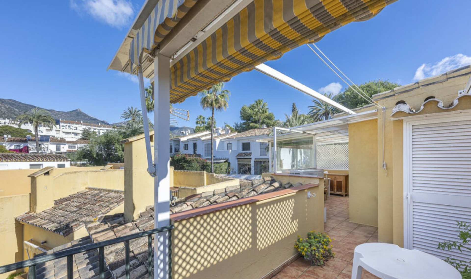 Resale - House -
Marbella