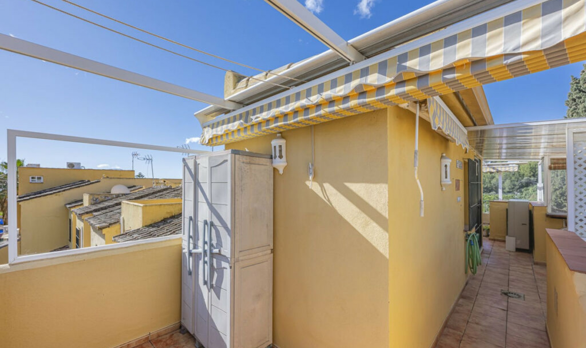 Resale - House -
Marbella