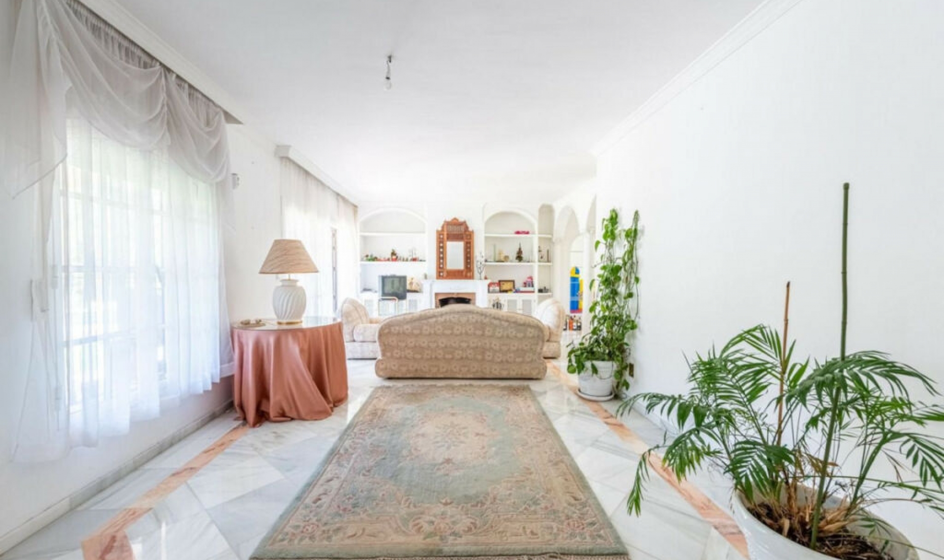 Resale - House -
Marbella