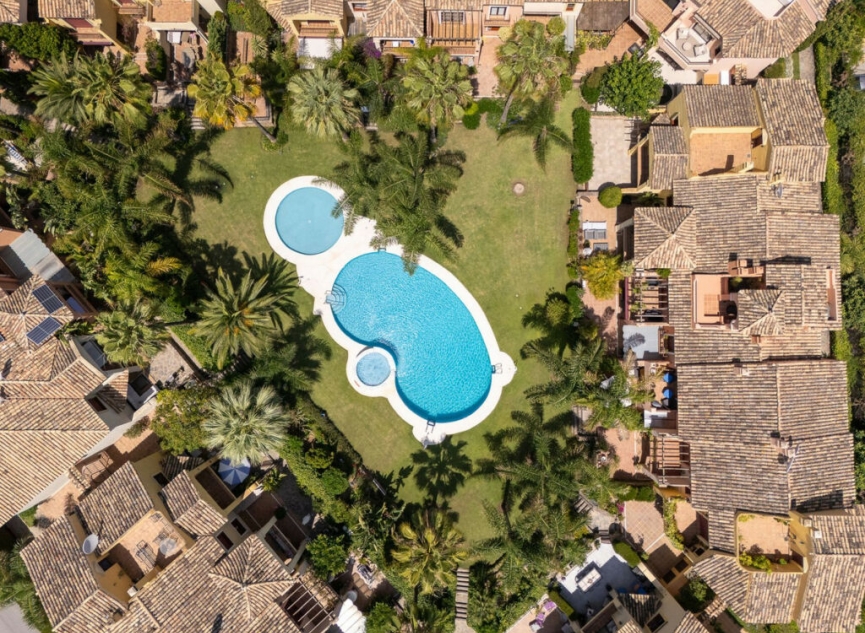 Resale - House -
Marbella