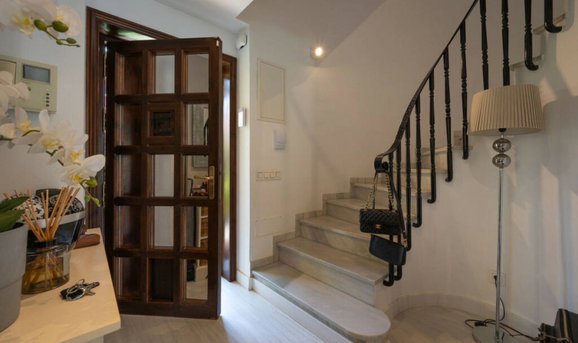 Resale - House -
Marbella