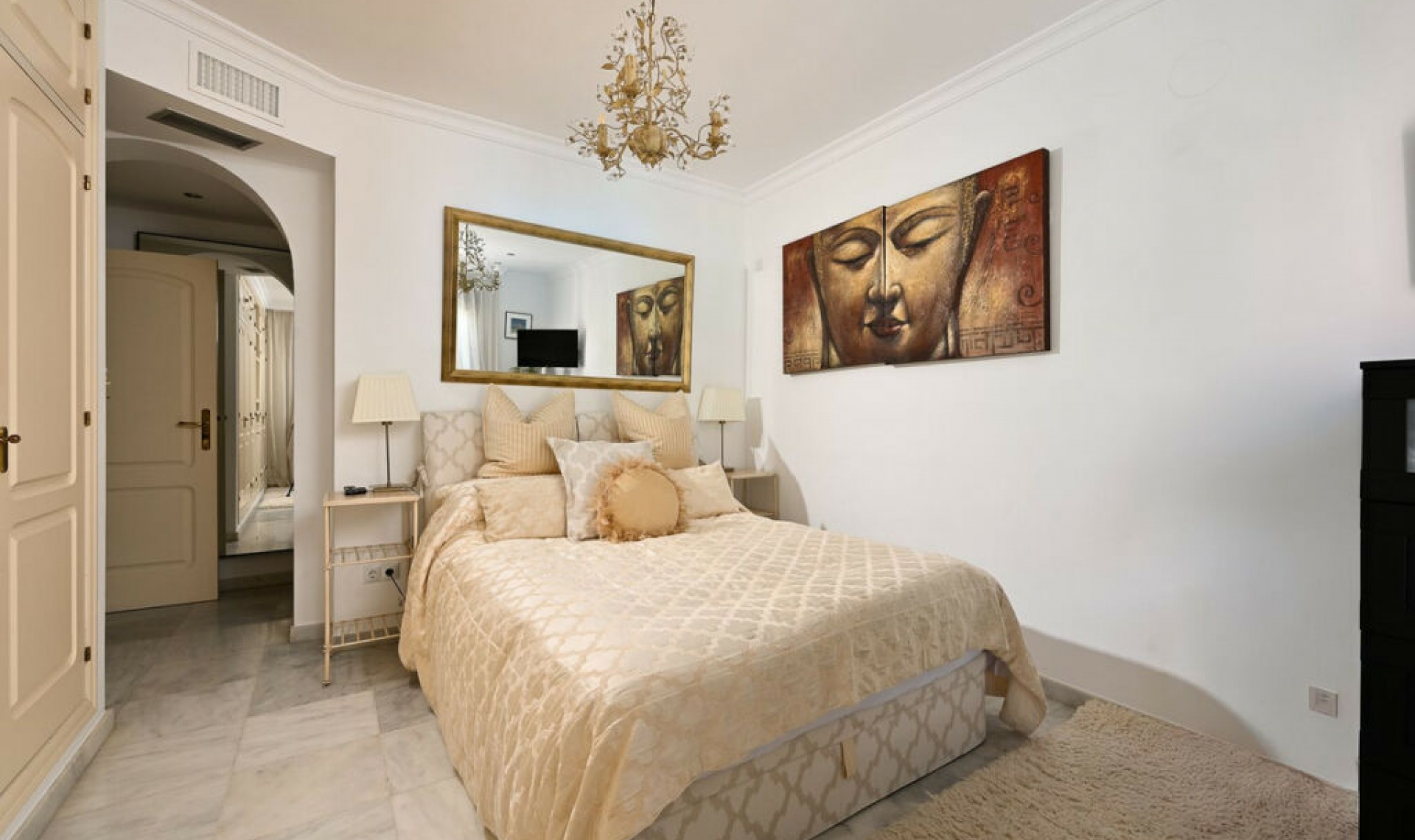 Resale - House -
Marbella
