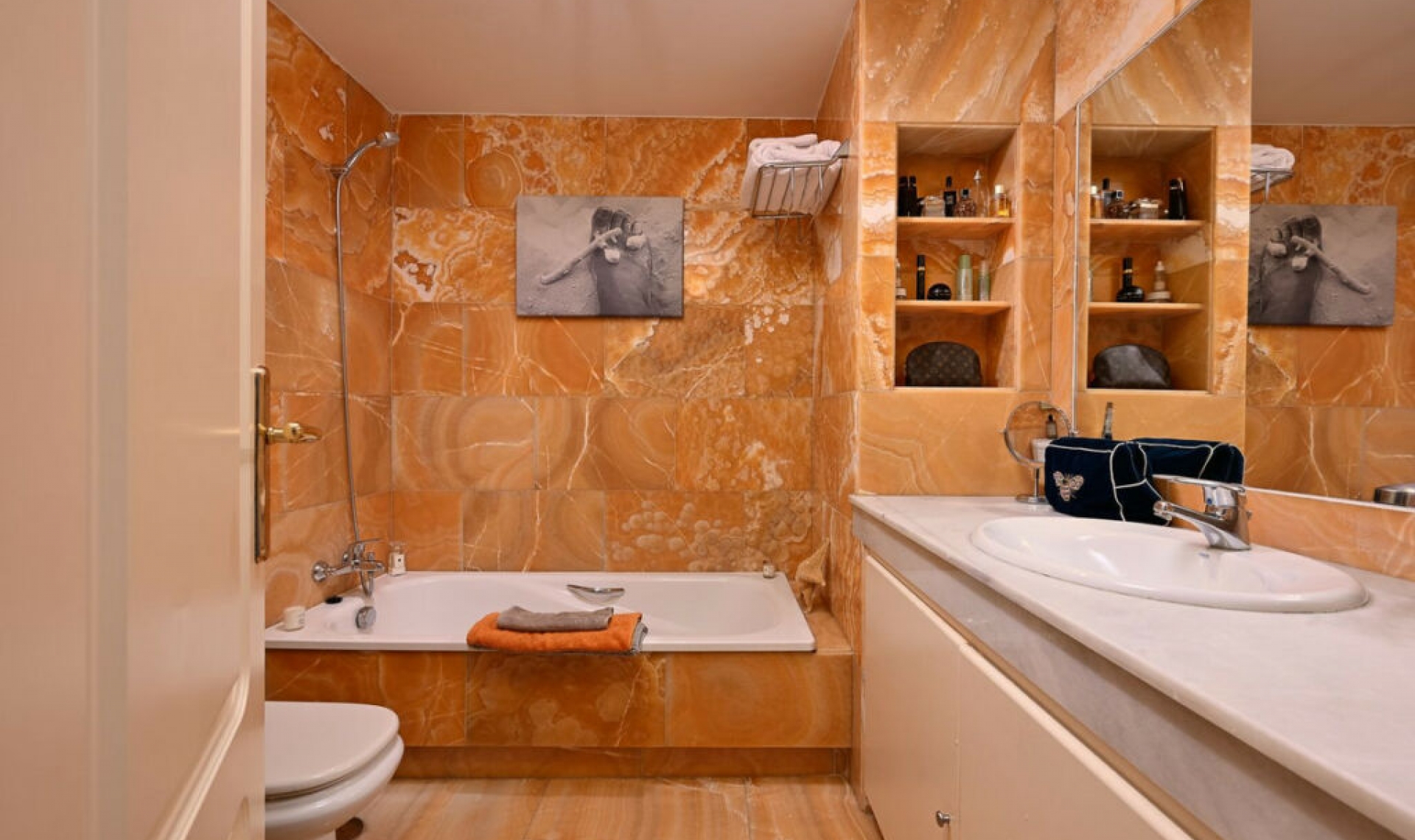 Resale - House -
Marbella