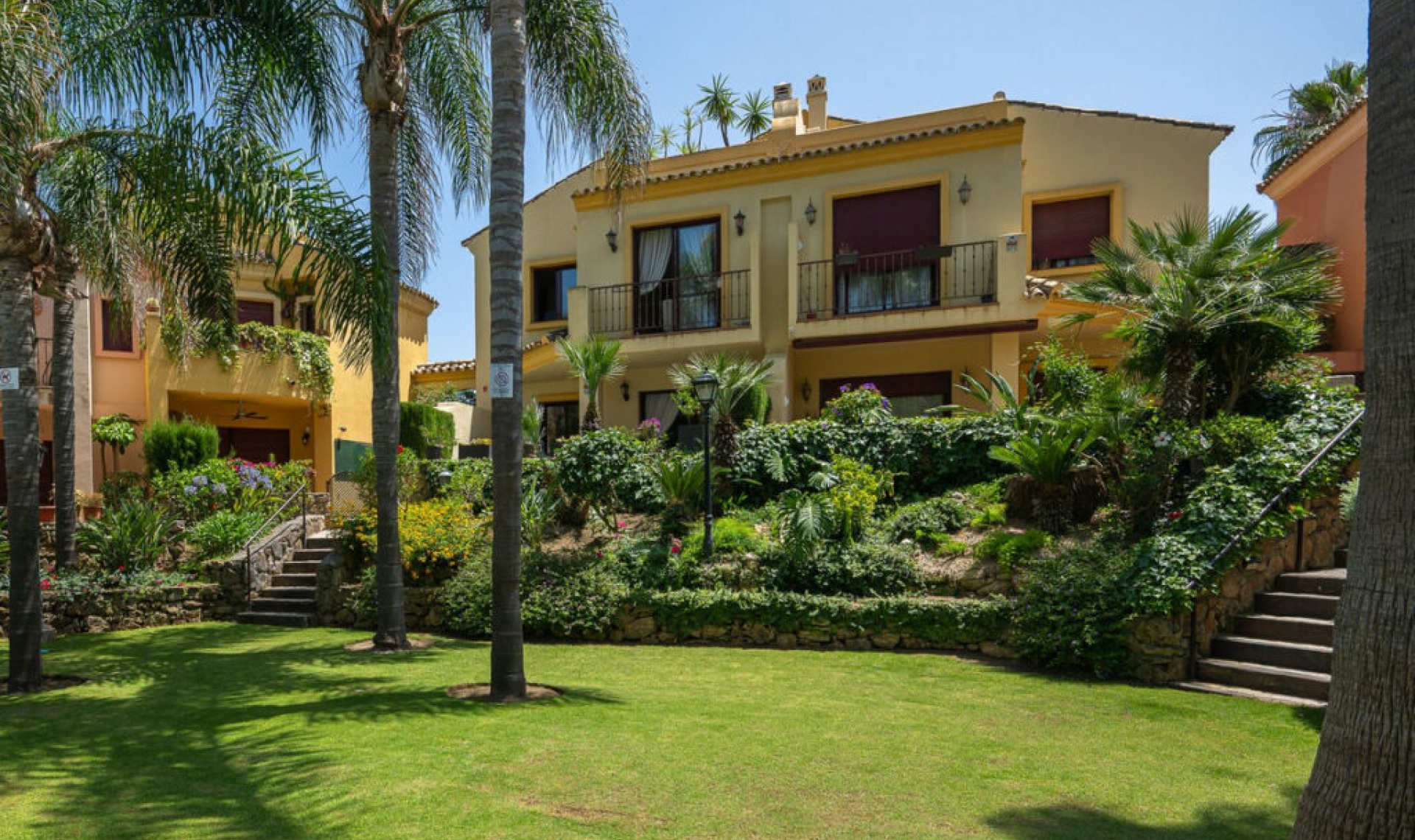 Resale - House -
Marbella