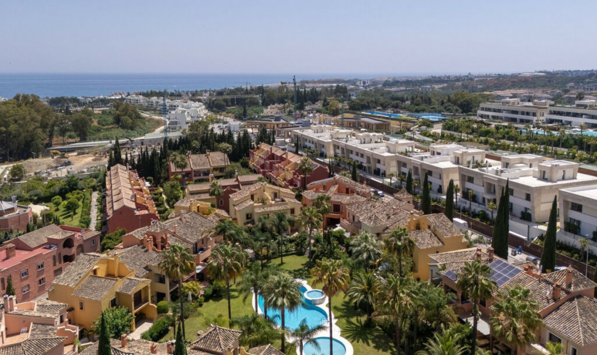 Resale - House -
Marbella