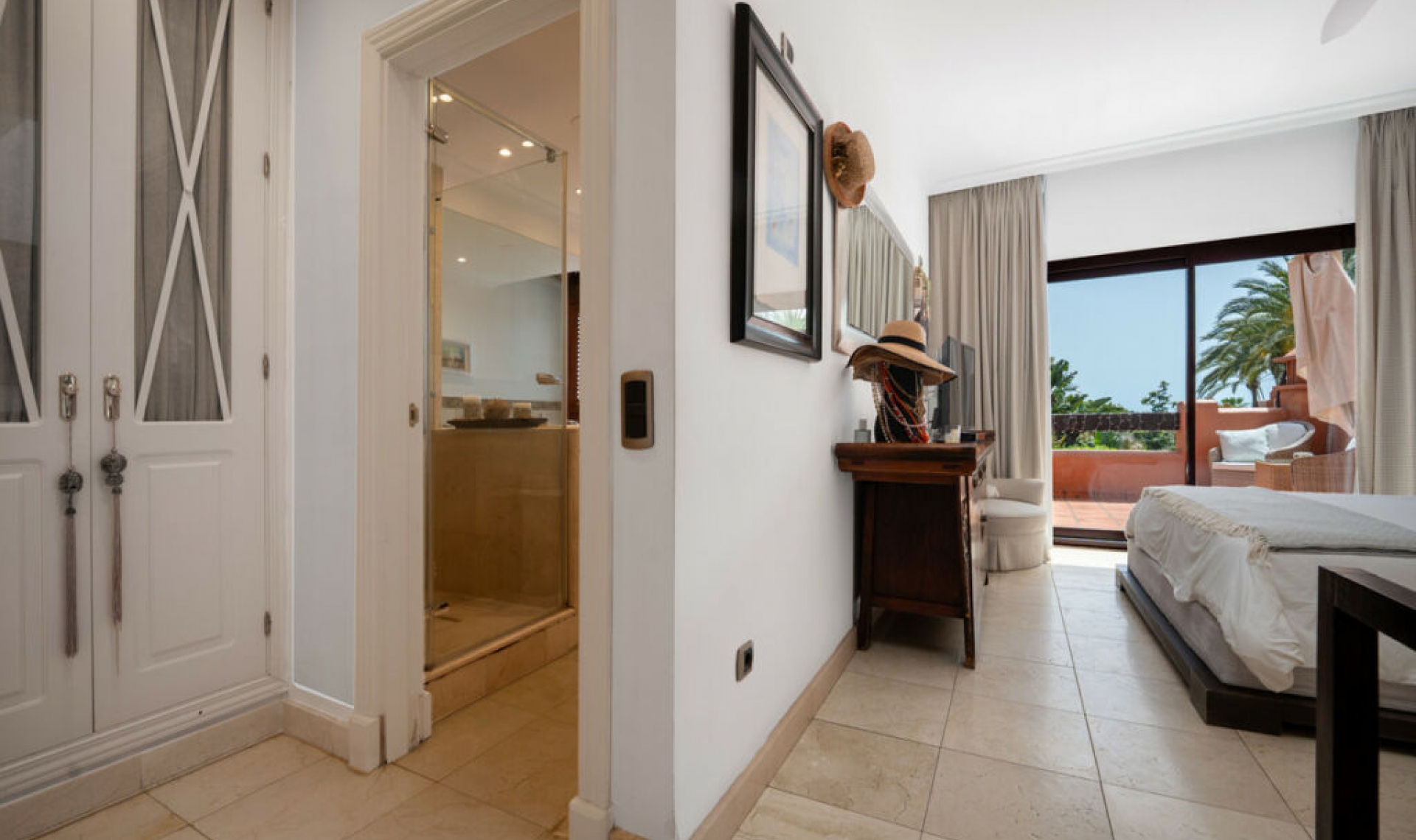 Resale - House -
Marbella